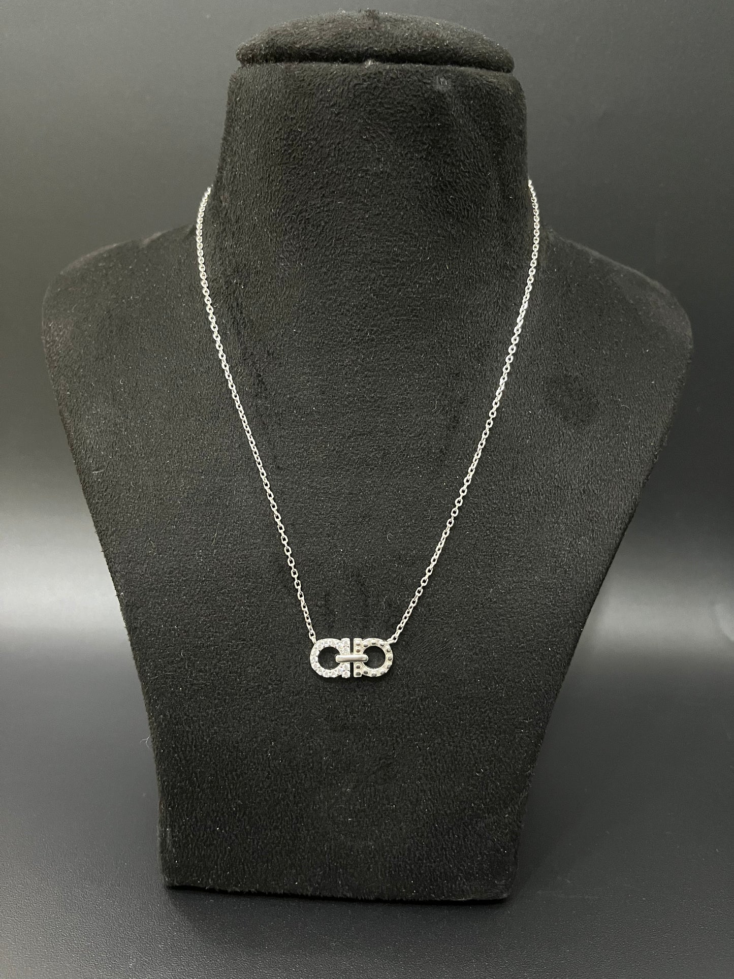 Ladies Pendant Chain_ Infinity