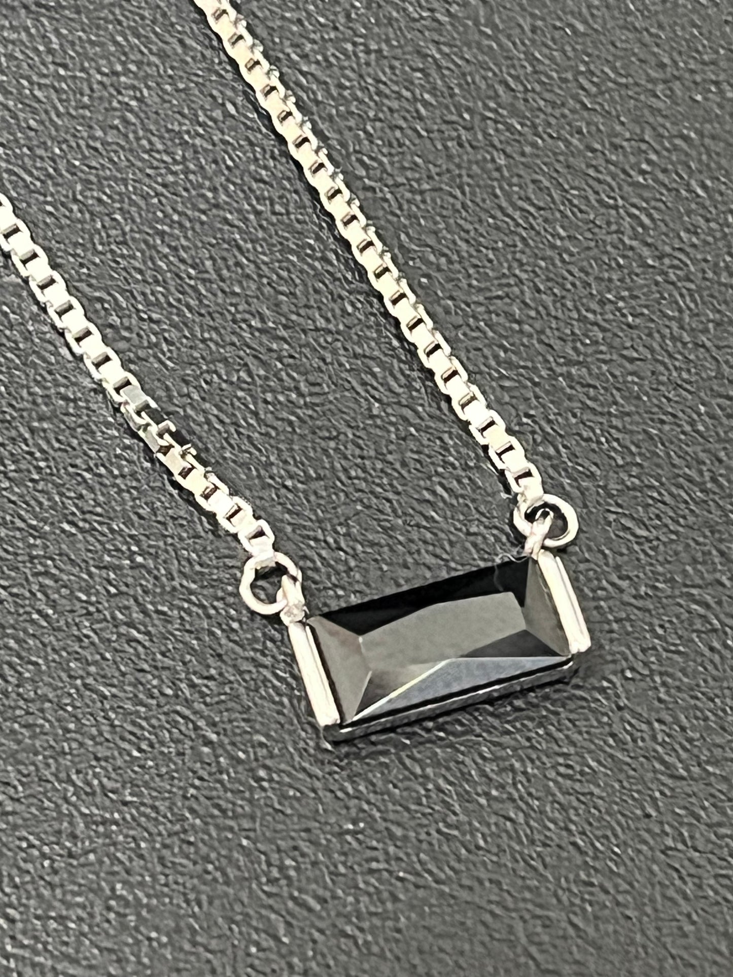 Ladies Pendant Chain_Black Stone