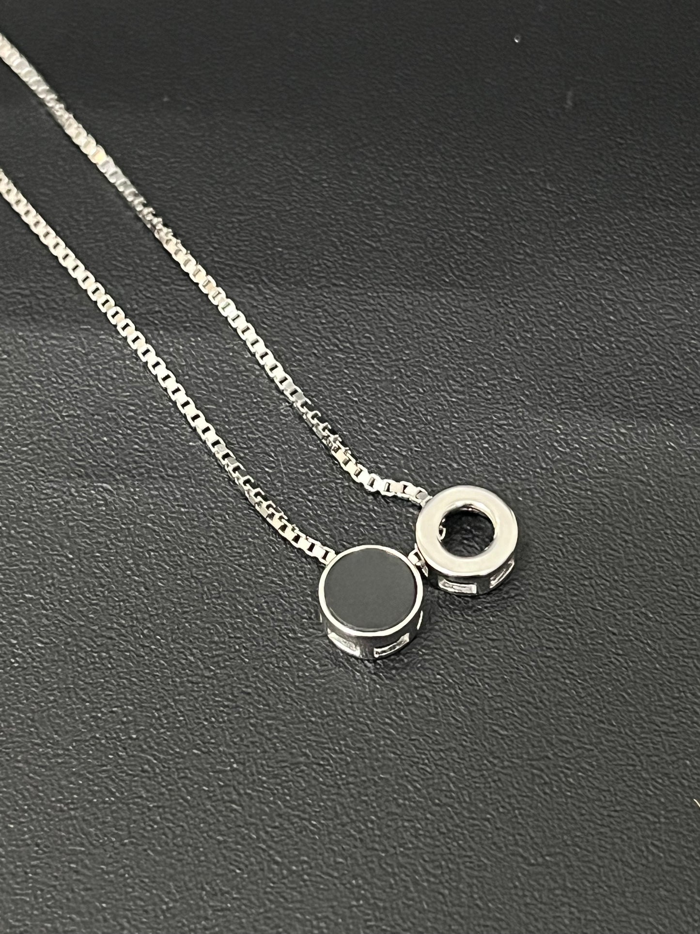 Ladies Pendant Chain_Circular With Grey Stone