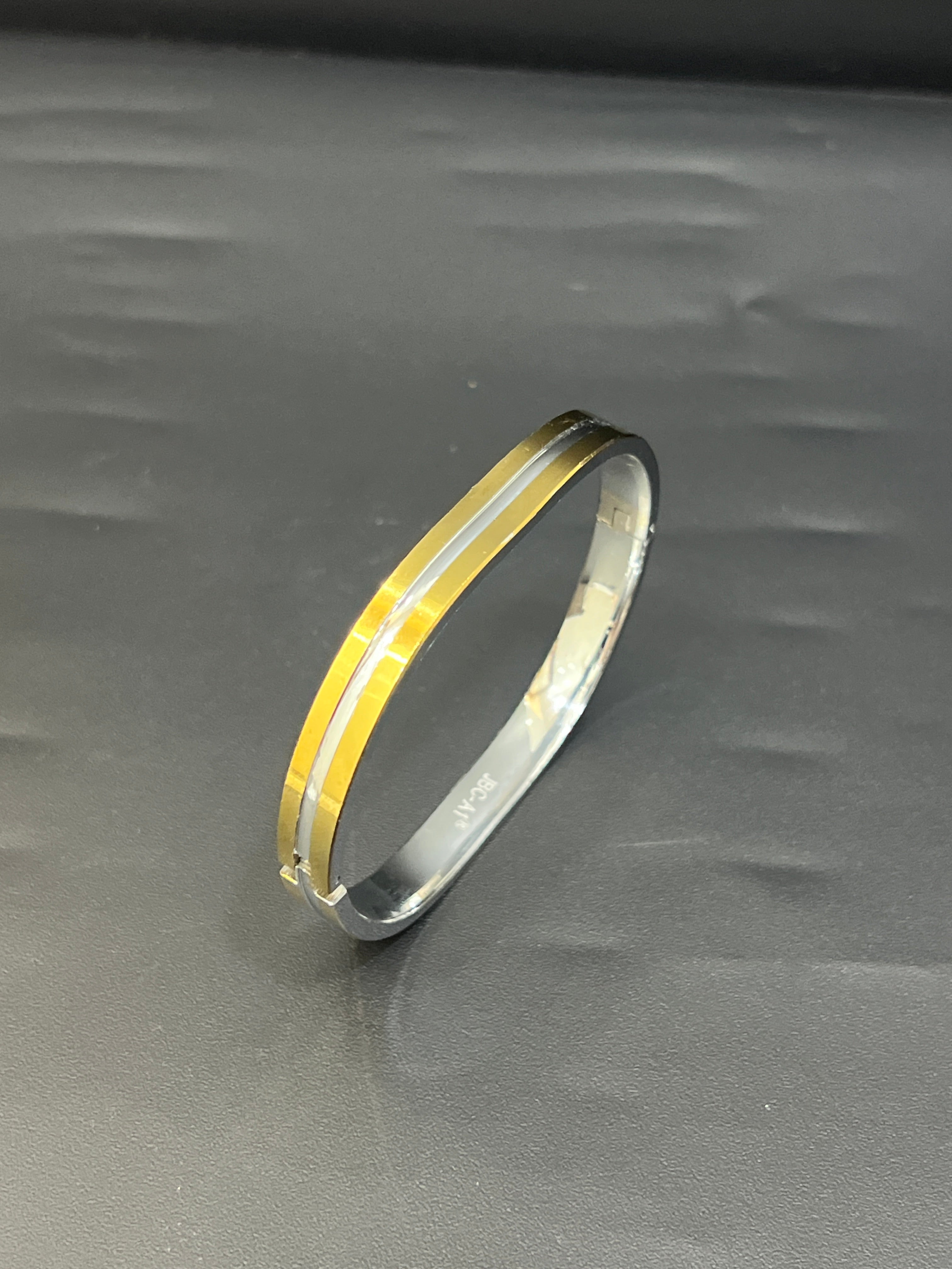 Silver Oval Shape Kada Gold Polish(Heavy)