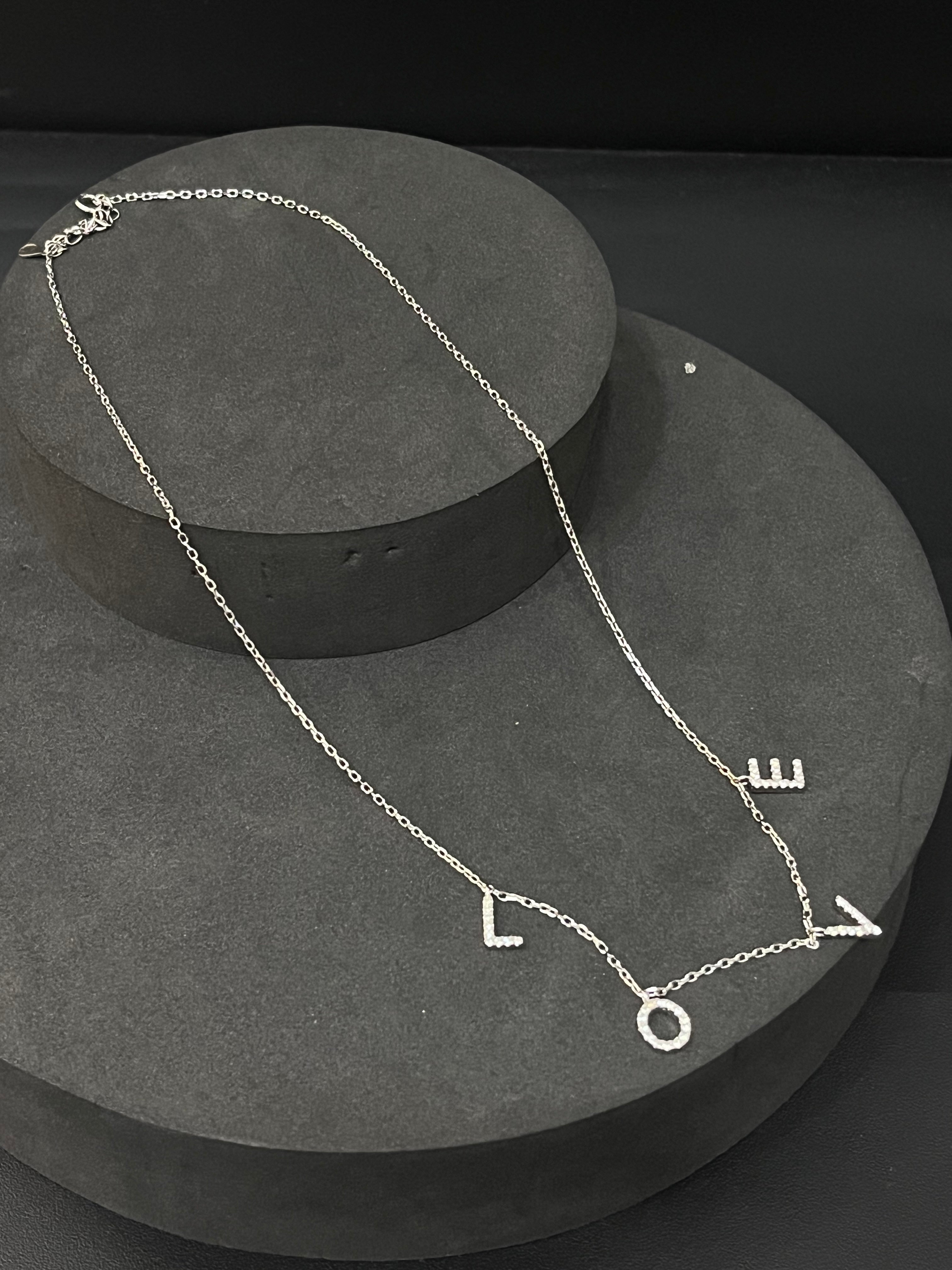 Ladies Pendant LOVE Chain