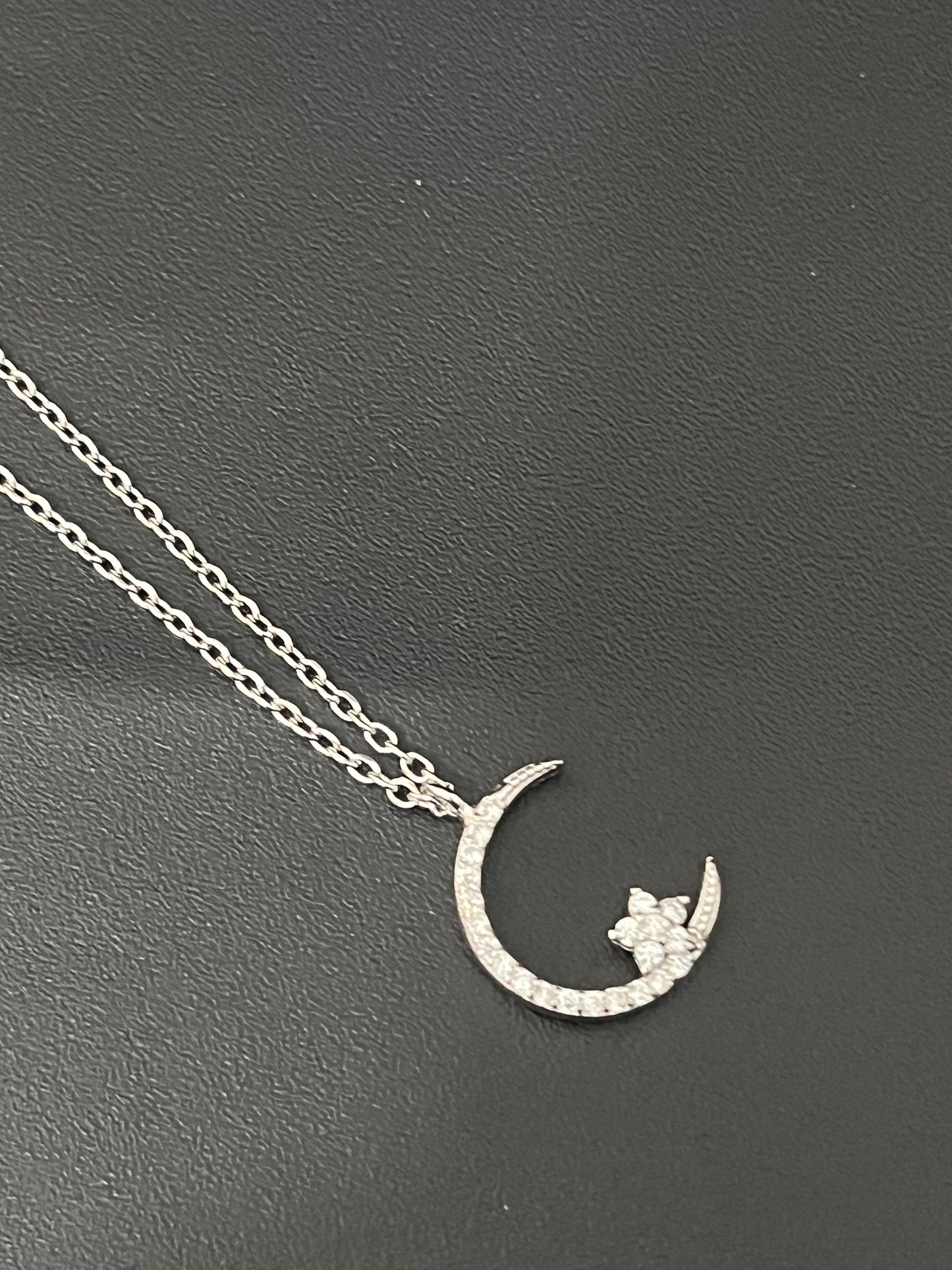 Ladies MoonStar Pendant Chain