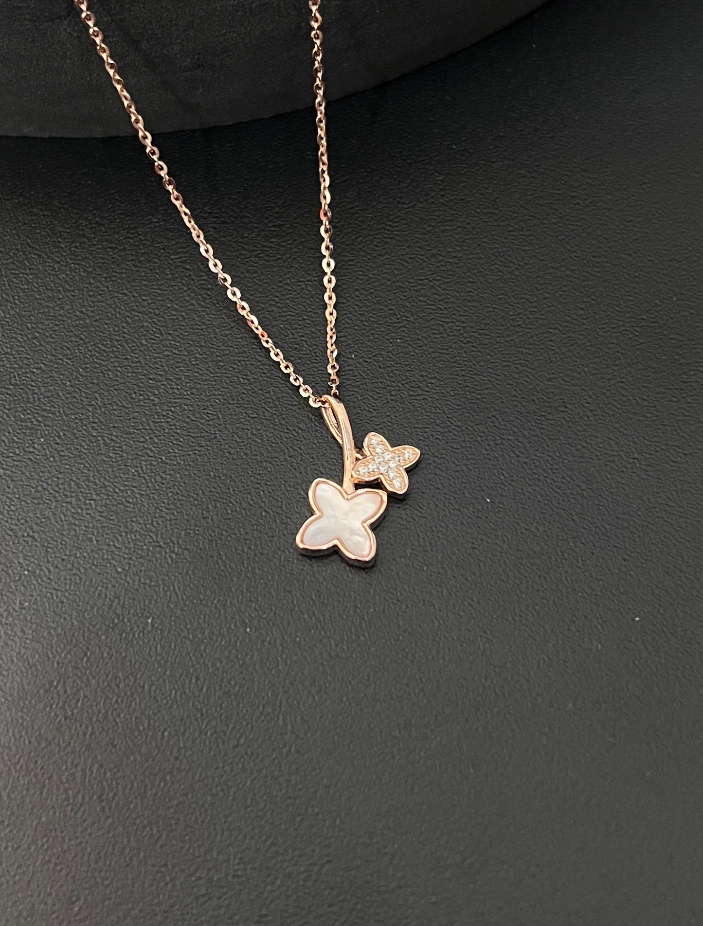 Ladies Pendant Chain Floral