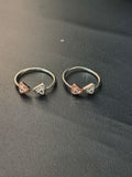 Ladies Toe Rings_2 Triangle Stone