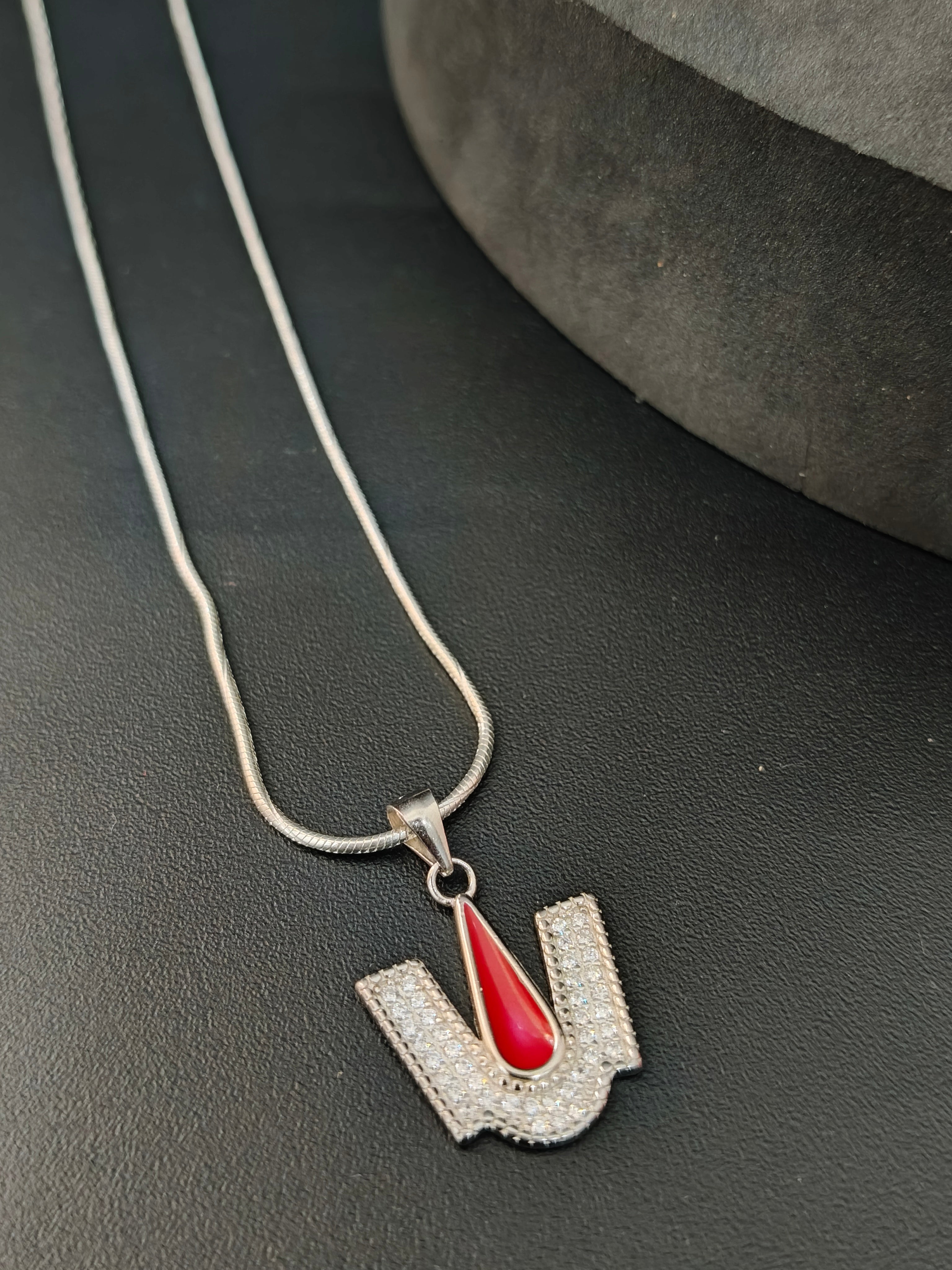 Sliver Stone Divine U Pendant