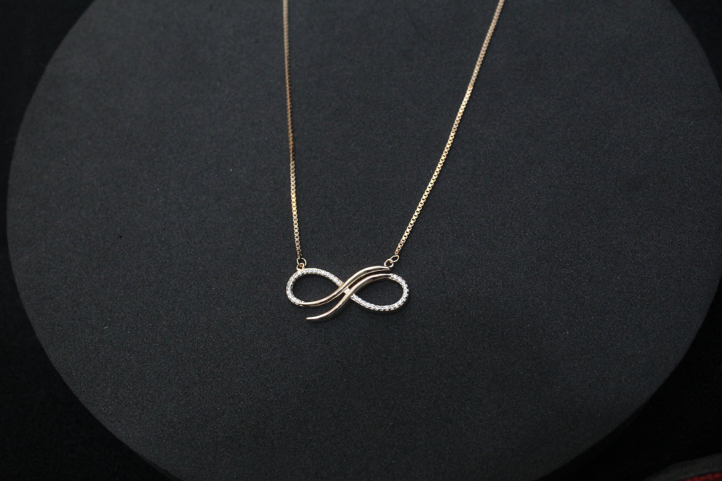 Ladies Chain_ Infinity Chain