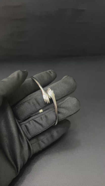 Silver Hug Kada Unisex