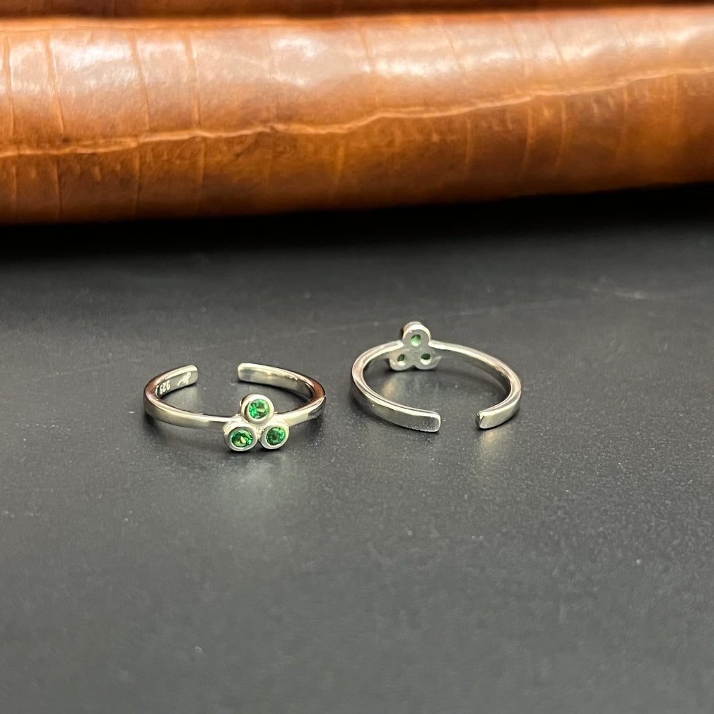 Silver Ladies Toe Rings 3 Green Dots 925