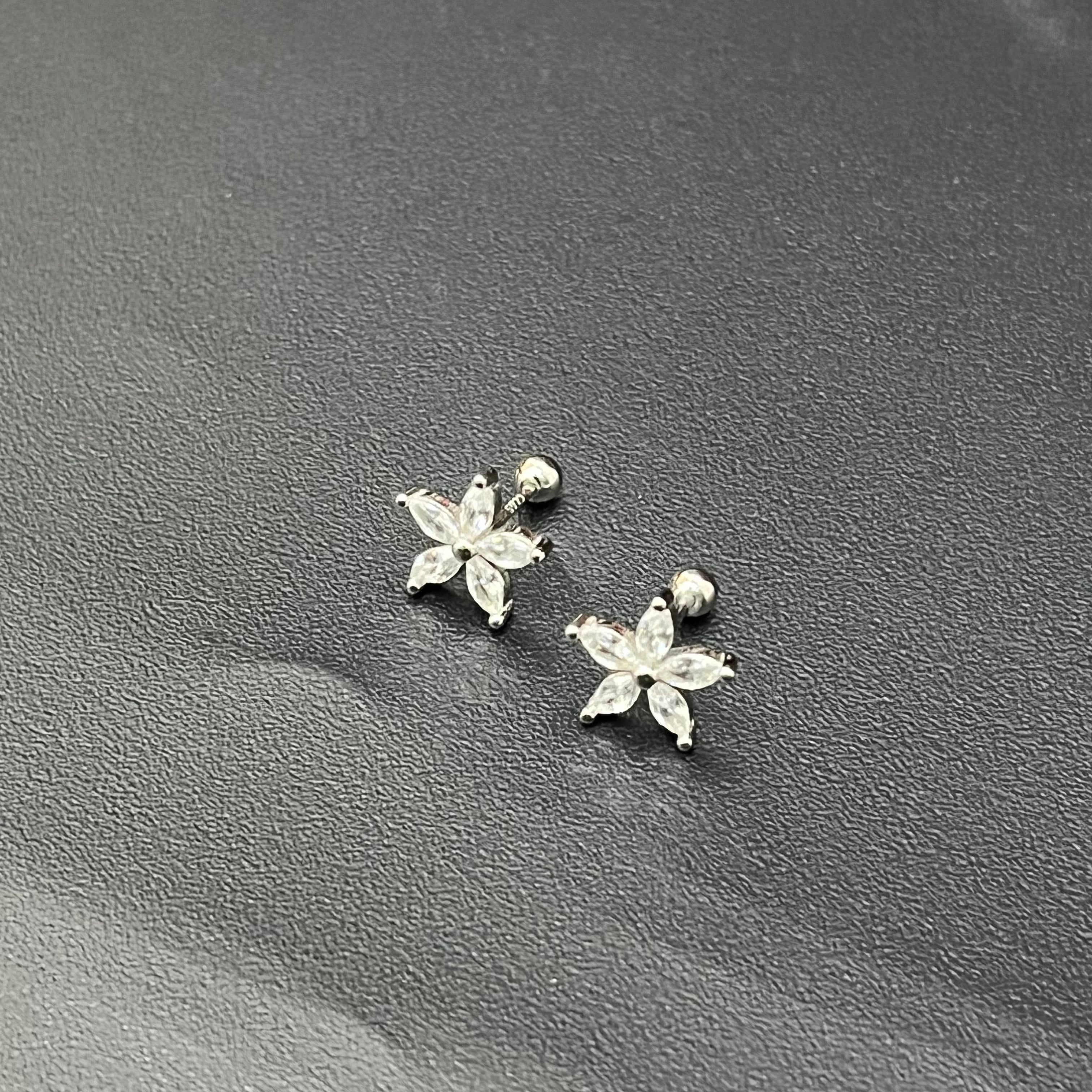 Silver Ladies Second Stud Flower SS
