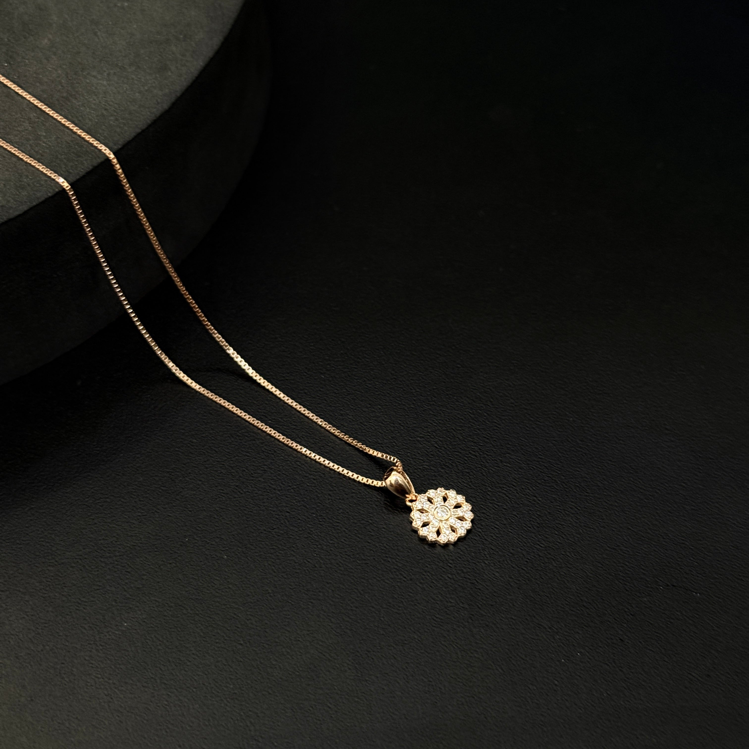 Ladies Sliver Flower Pendant