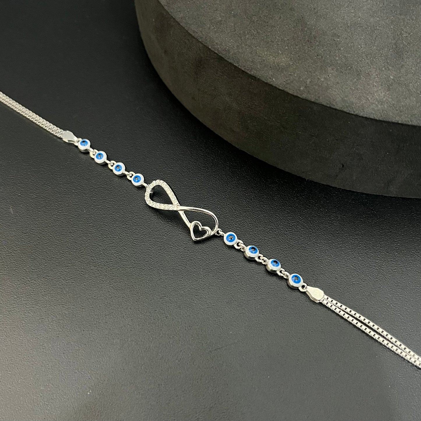 Silver Ladies Infinity Bracelet 2 Heartz