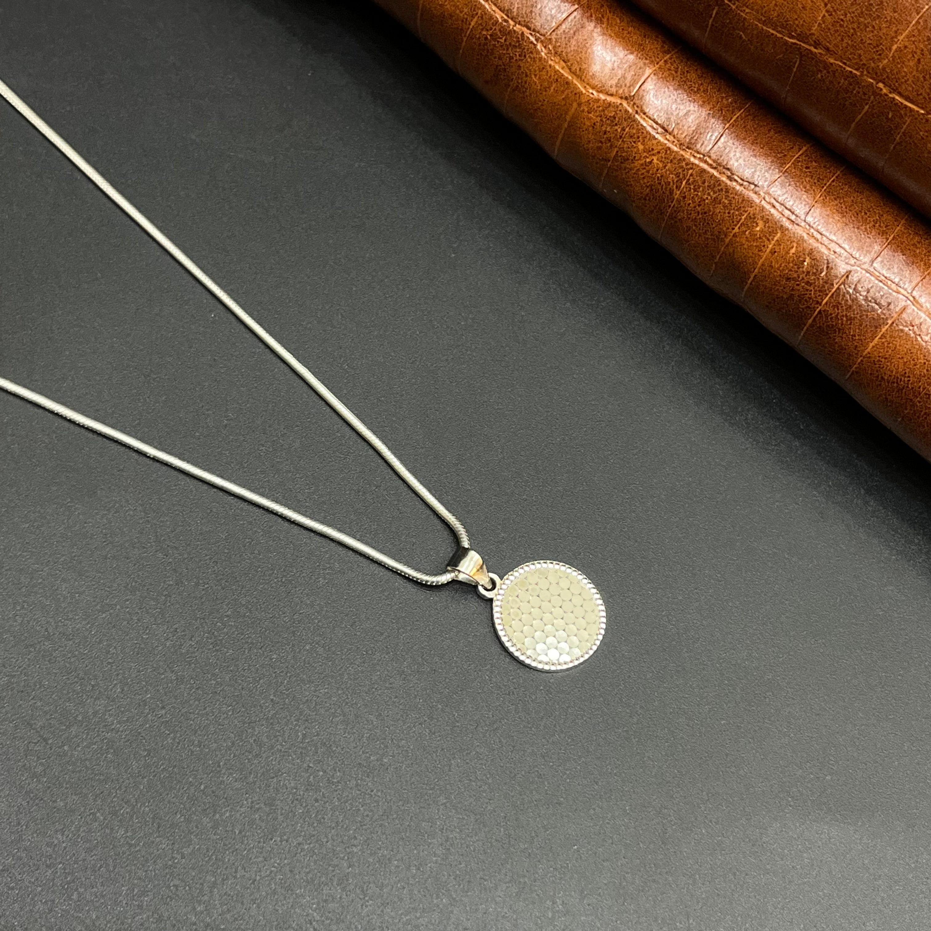 Silver Ladies Pendant Elegant Honeycomb Disc 925