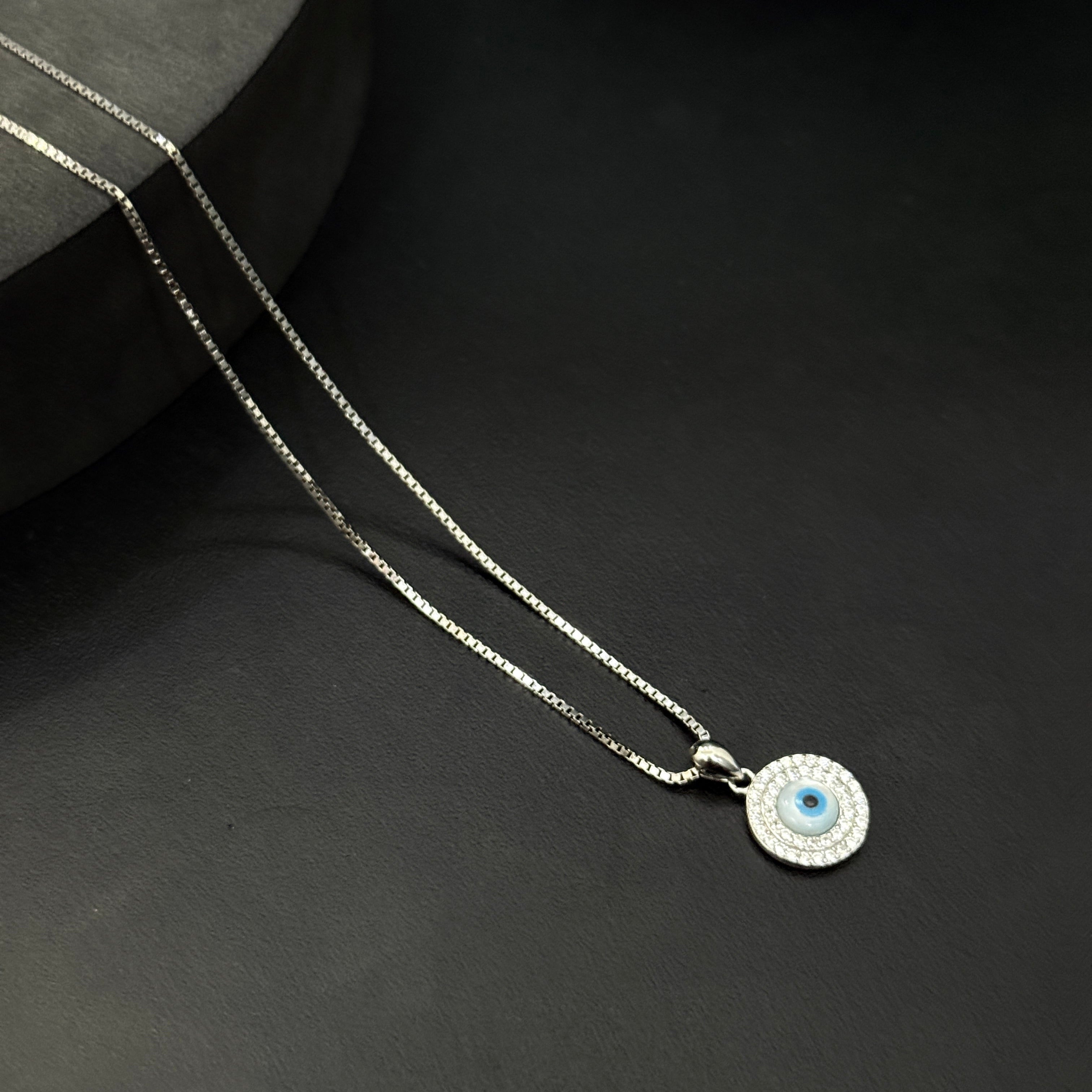 Ladies Pendant Circle EvilEye