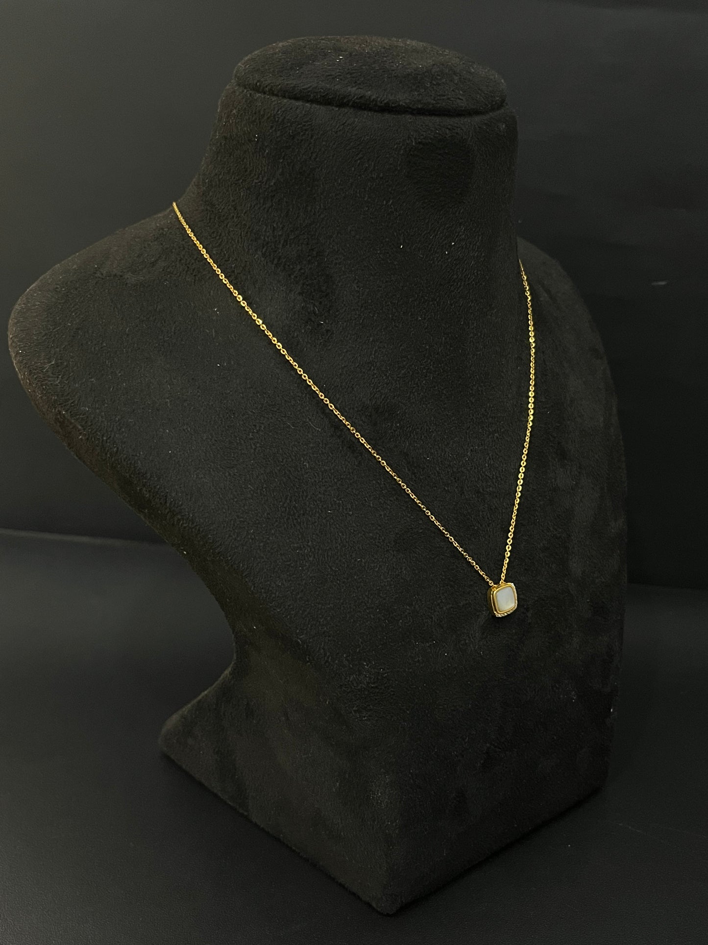 Silver Ladies Pendant Chain Green Mozonite Gold