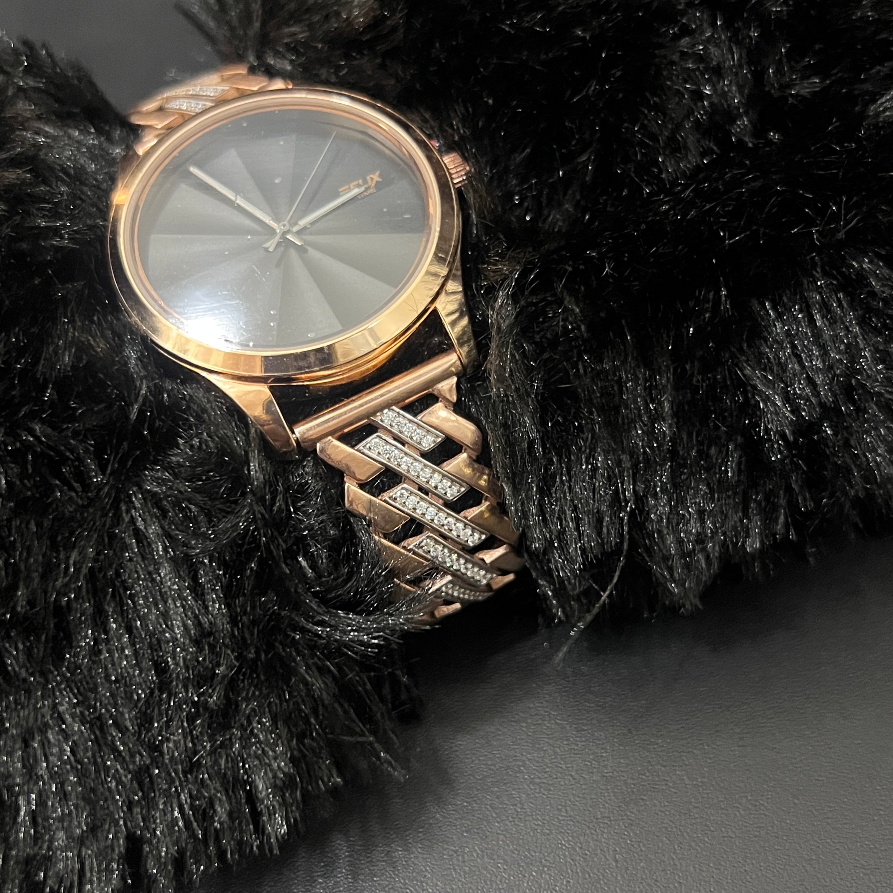 Silver Mens Watch Diamond Bezel Edges Rose Gold 925