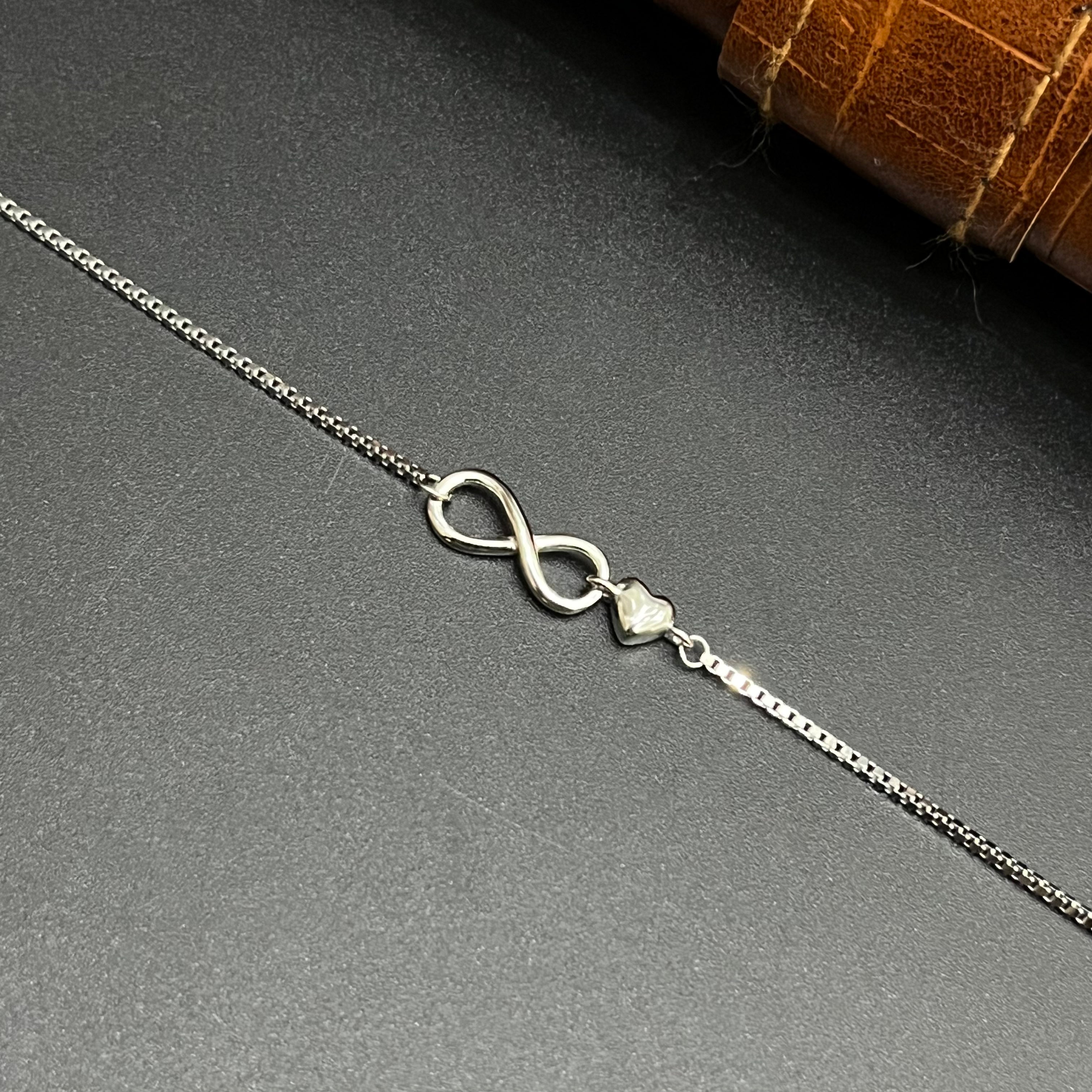 Silver Ladies Bracelet Infinity Sparkle With Stone 925