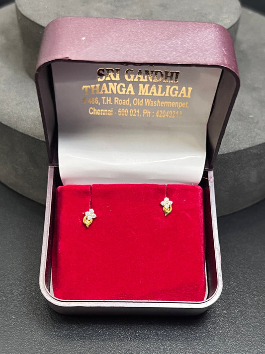 Gold Studs Flower & White Stone