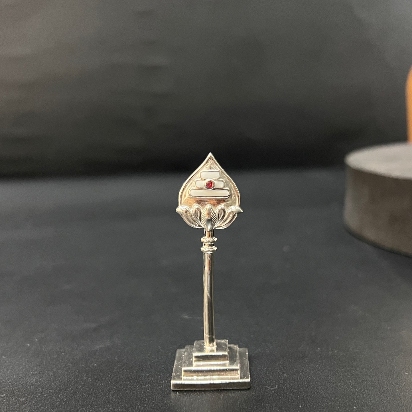 Silver Murugar Vel Stand