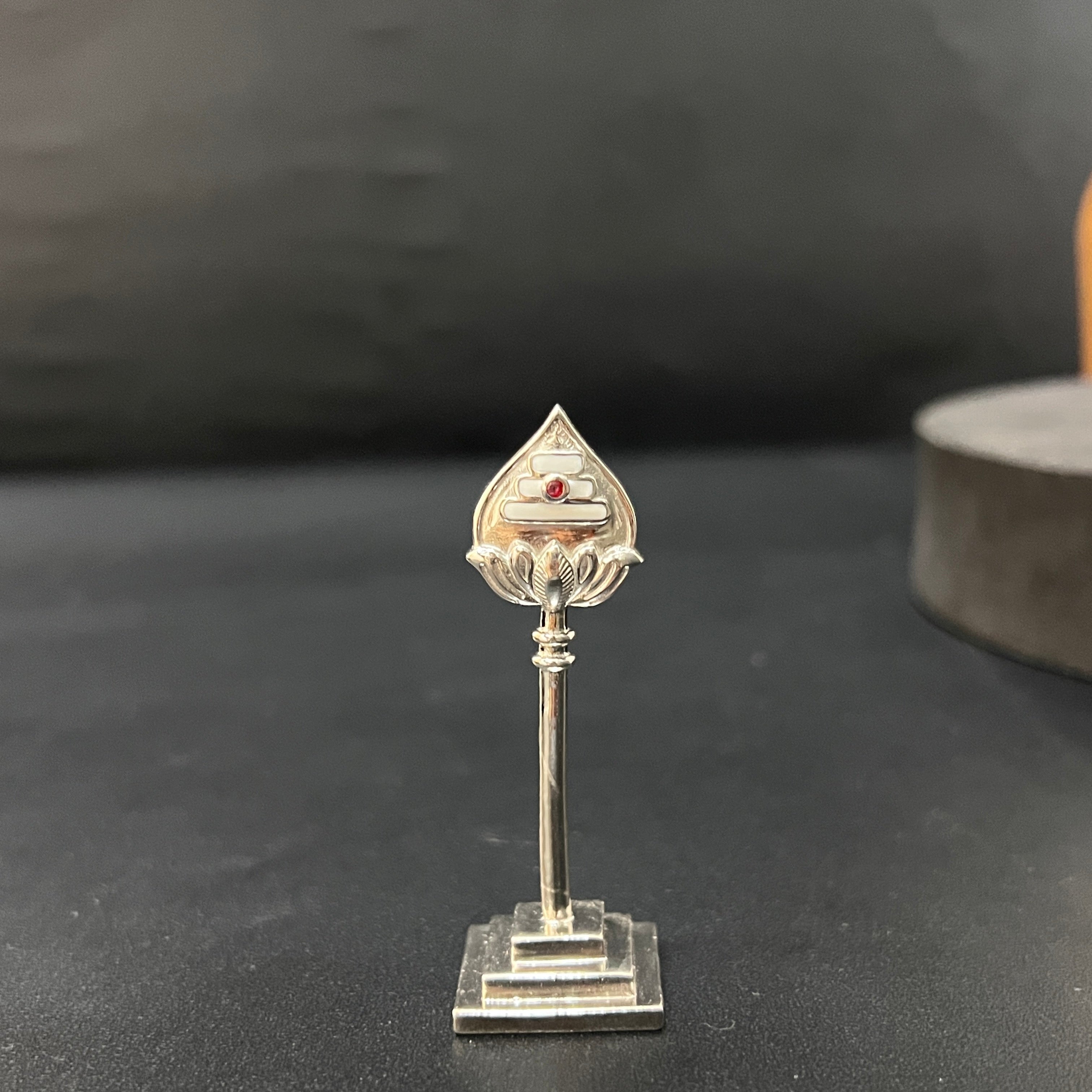 Silver Murugar Vel Stand