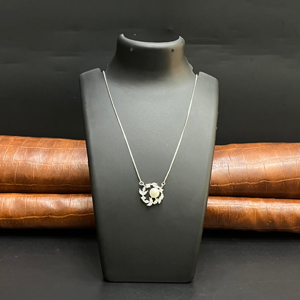 Silver Ladies Pendant Chain Royal Pearl Floral 925