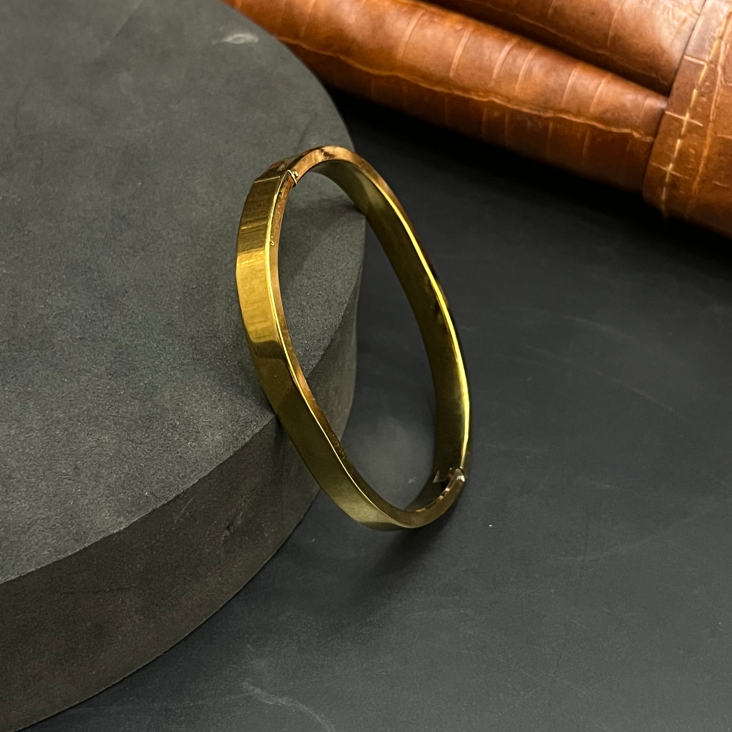 Men's Oval Shape Kada Gold Finish
