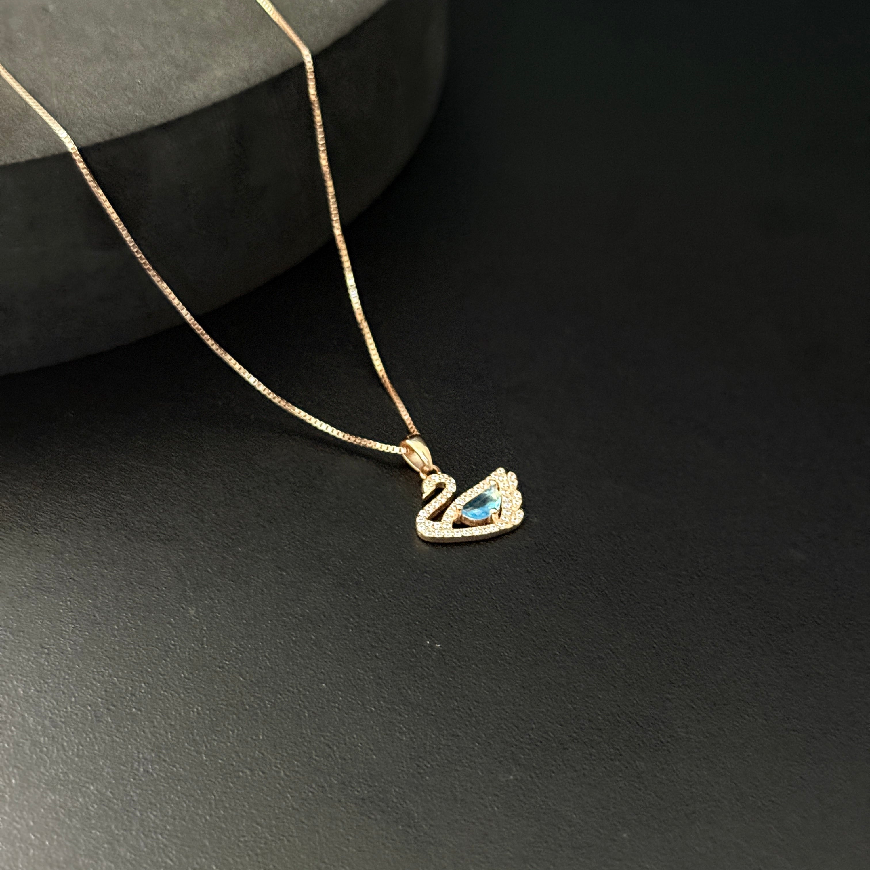 Ladies Pendant Swan