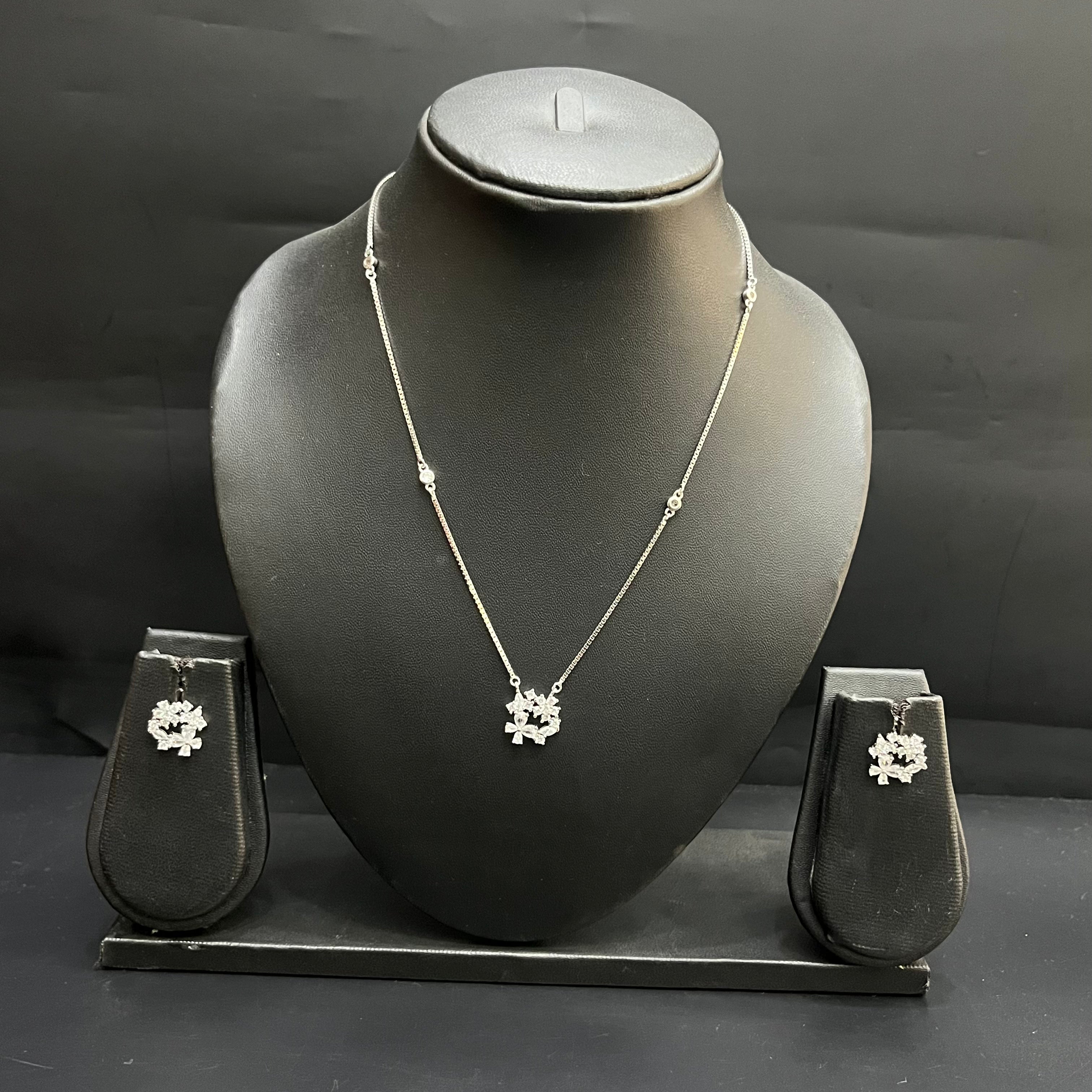 Silver Ladies Chain And Pendant Set White Floral 925