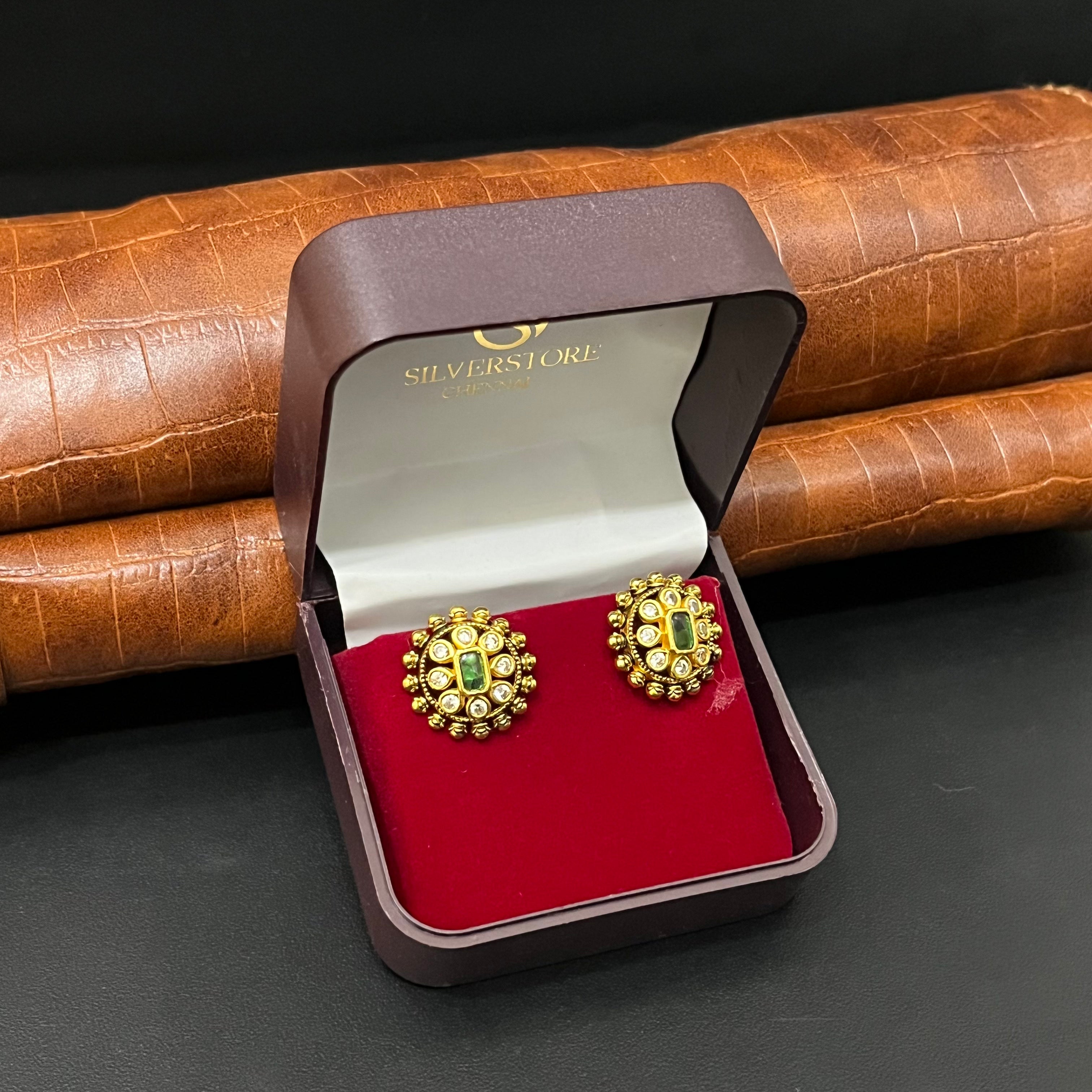 Silver Stud Round Antique Gold Finsihed 925 5