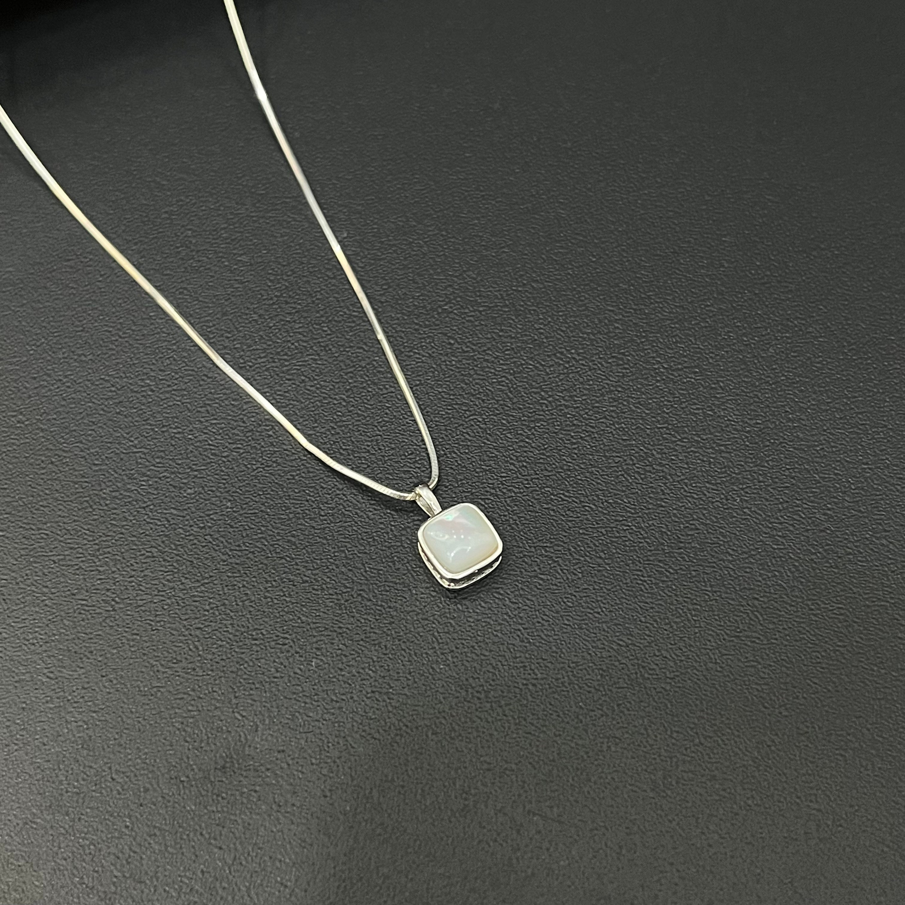 Silver Ladies Chain Cube Glass Peral