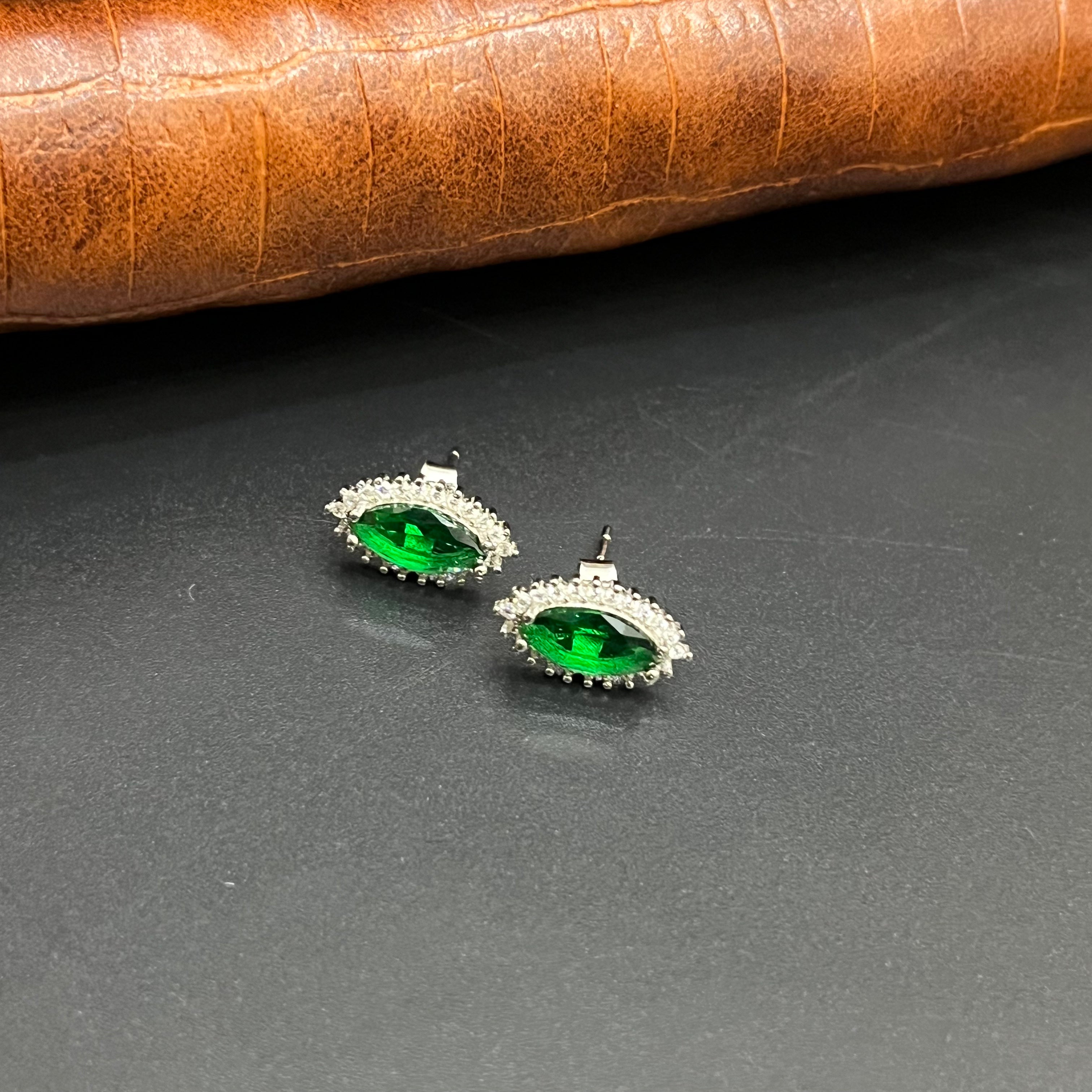 Silver Ladies Pendant Chain Set Green Crystal Stone 925