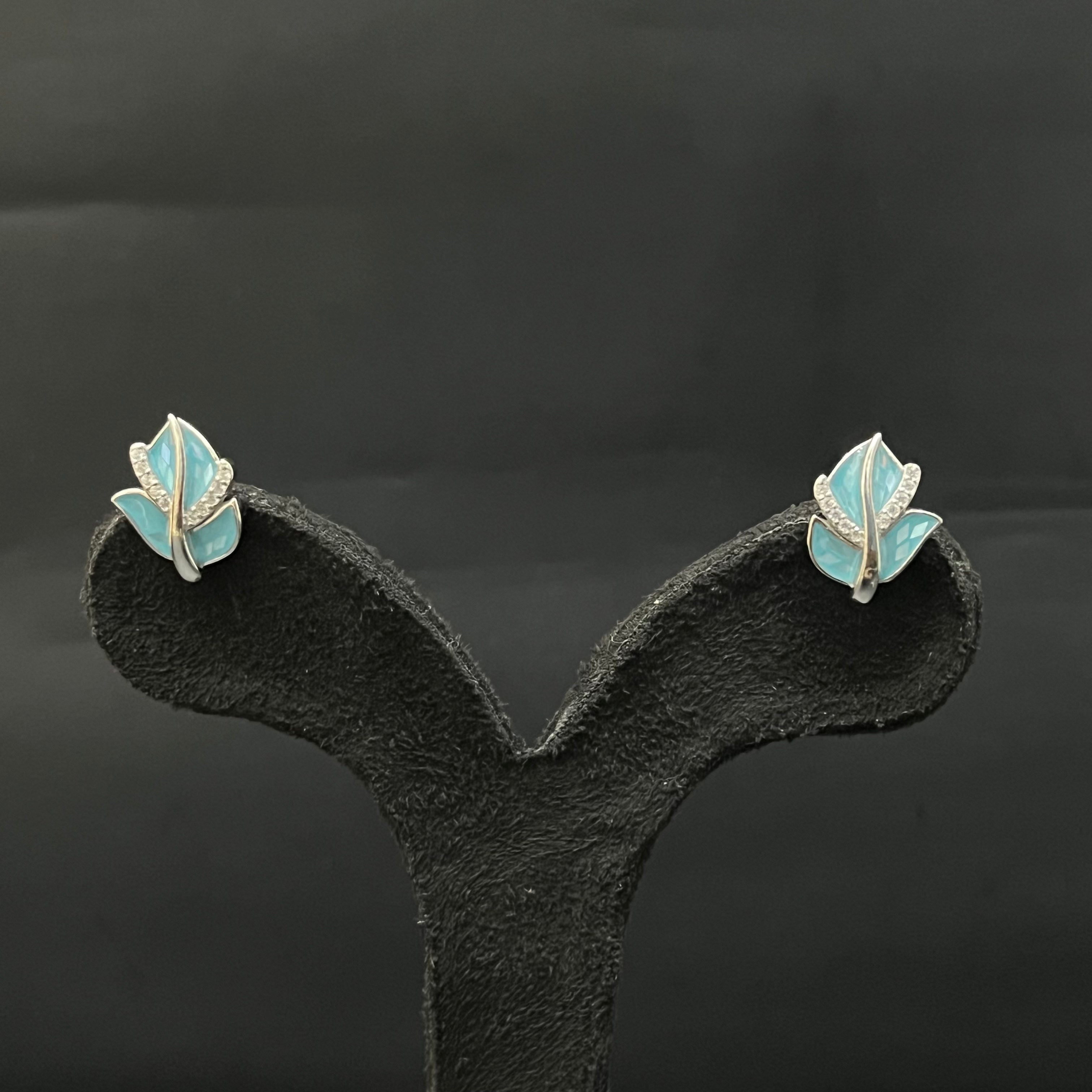Silver Ladies Pendant Chain Leaf Blue