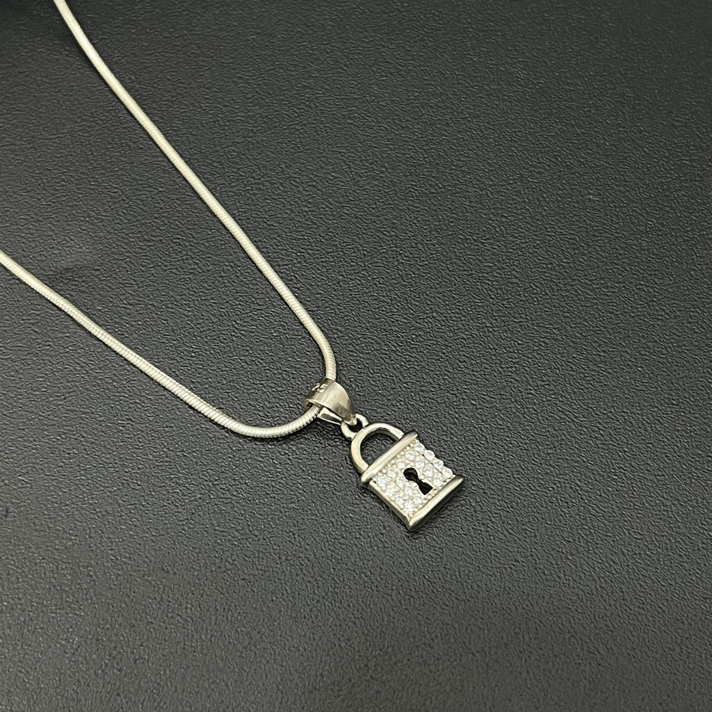 Silver Ladies Chain Lock Pendant
