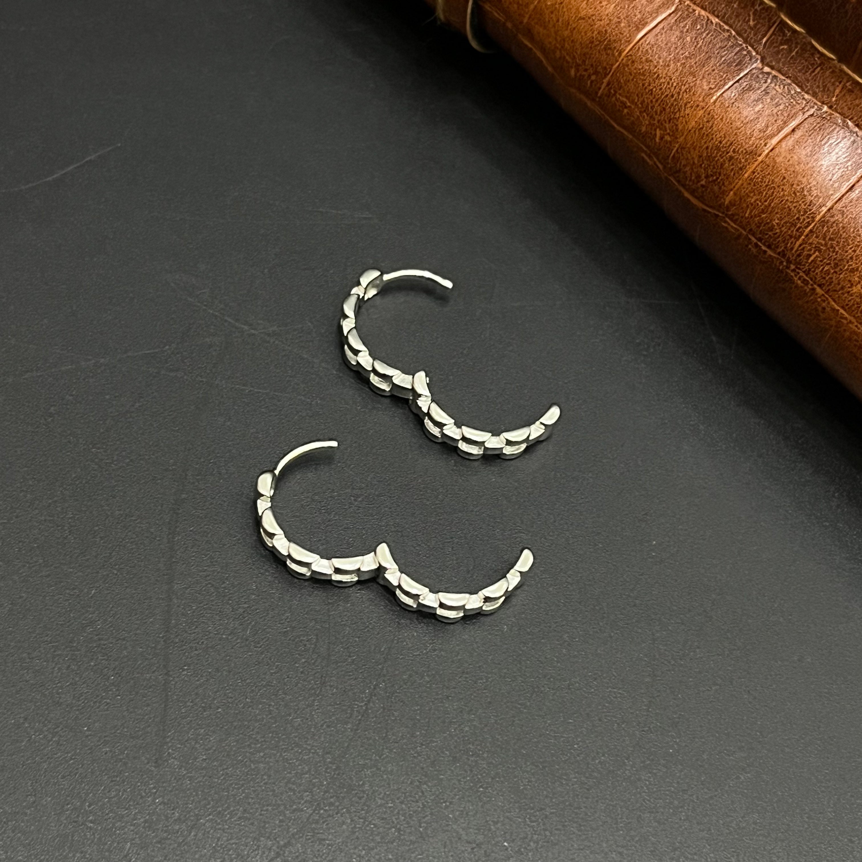 Silver Ladies Earring Crescent Bead Hoops 925