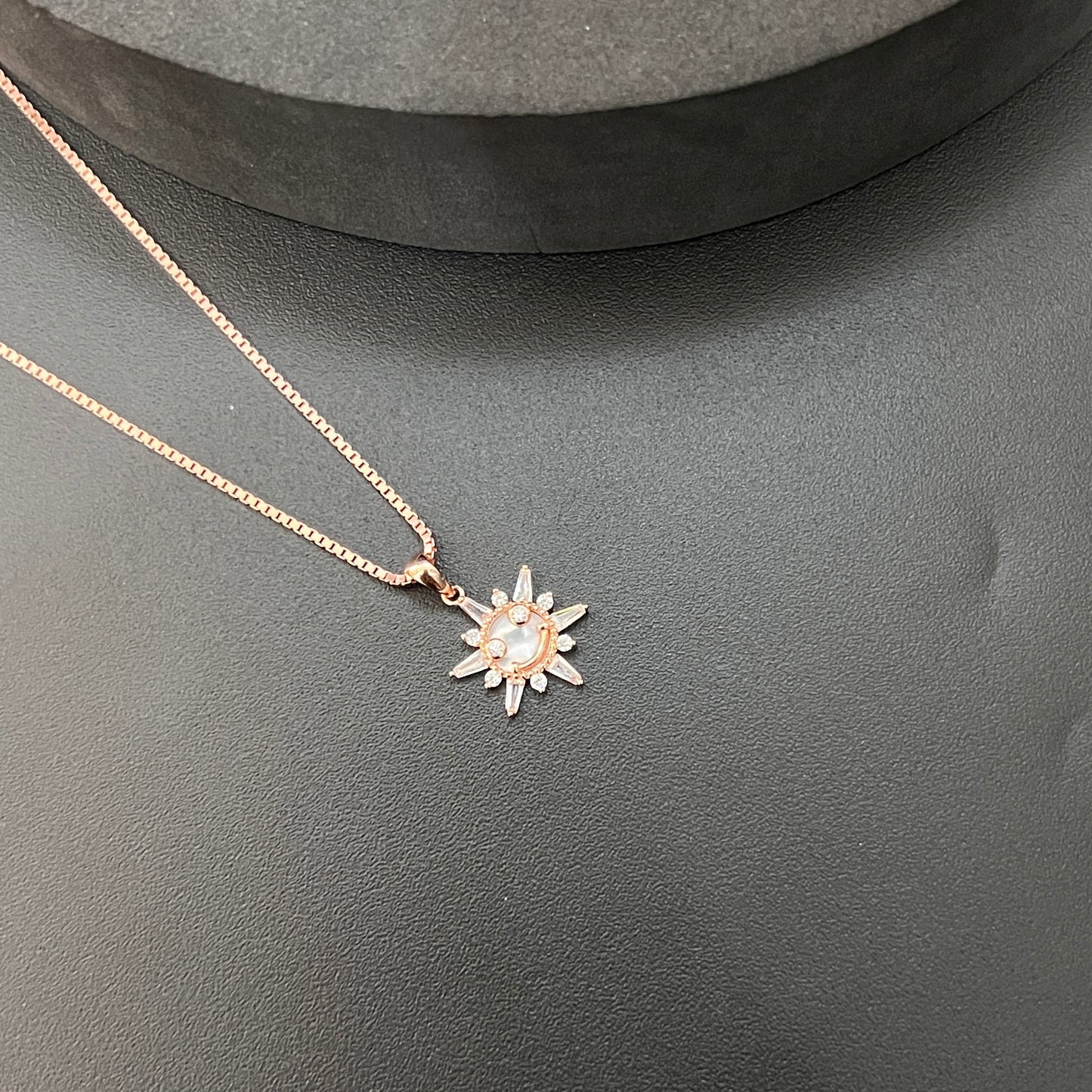 Ladies Pendant Chain