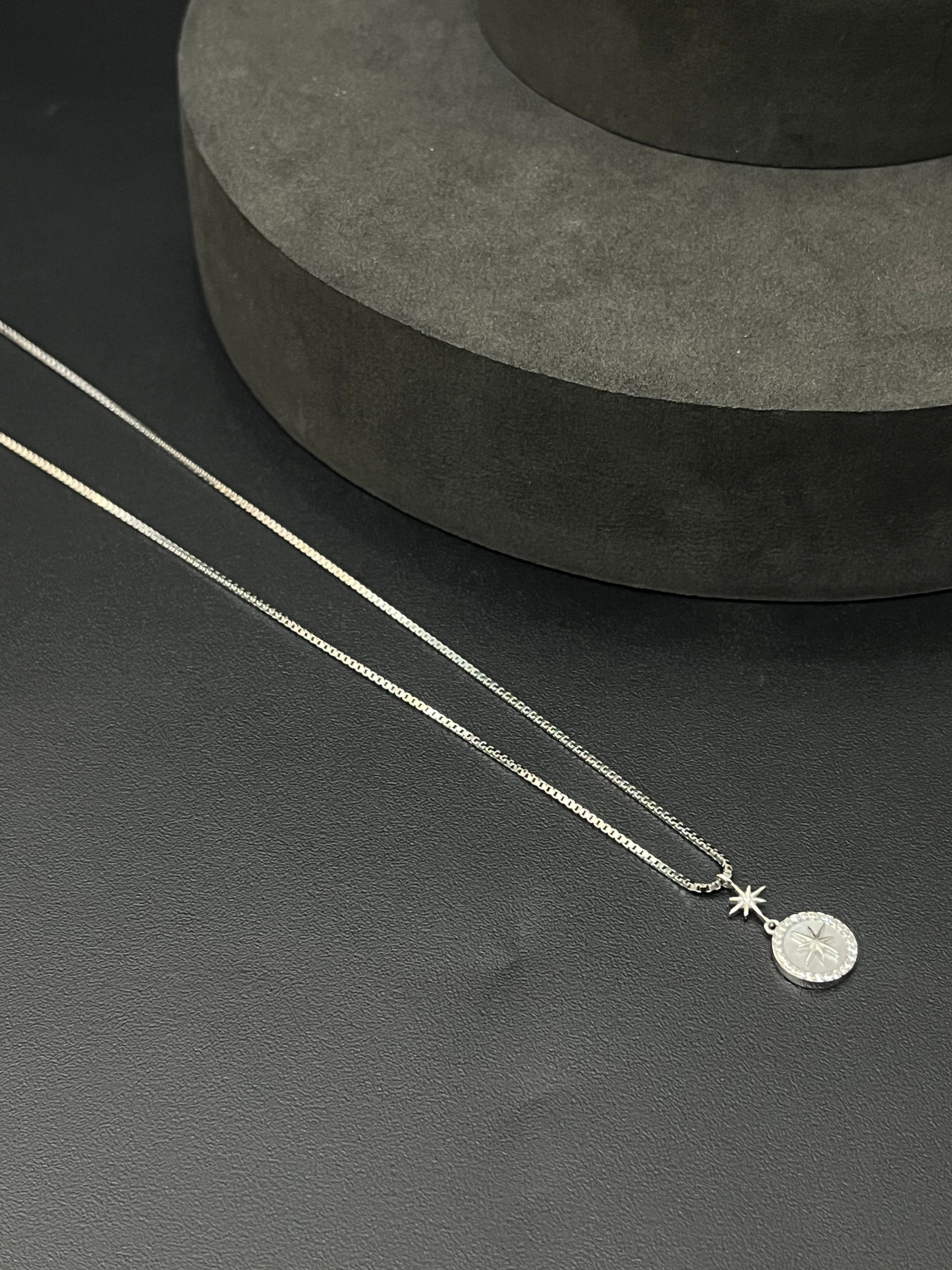 Ladies Silver Chain Star Circle