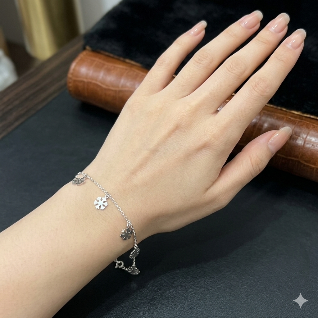 Silver Ladies Bracelet Snow Flake Charms