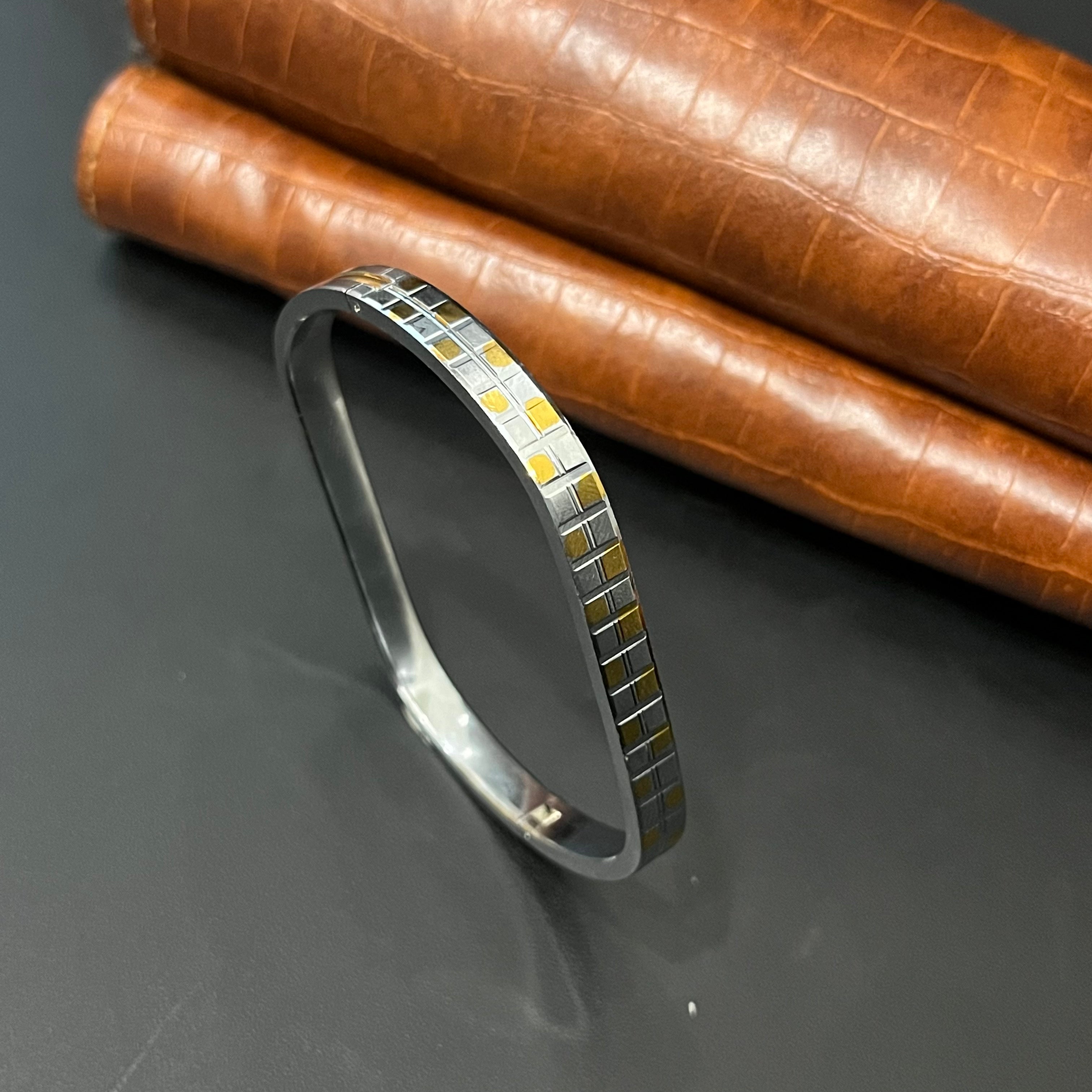 Silver kada Unisex Oval Dual tone K3