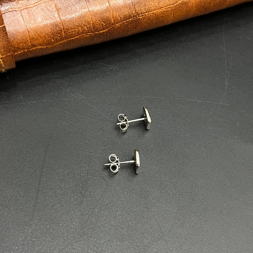 Silver Mens Stud Elegant Geometric Square 925