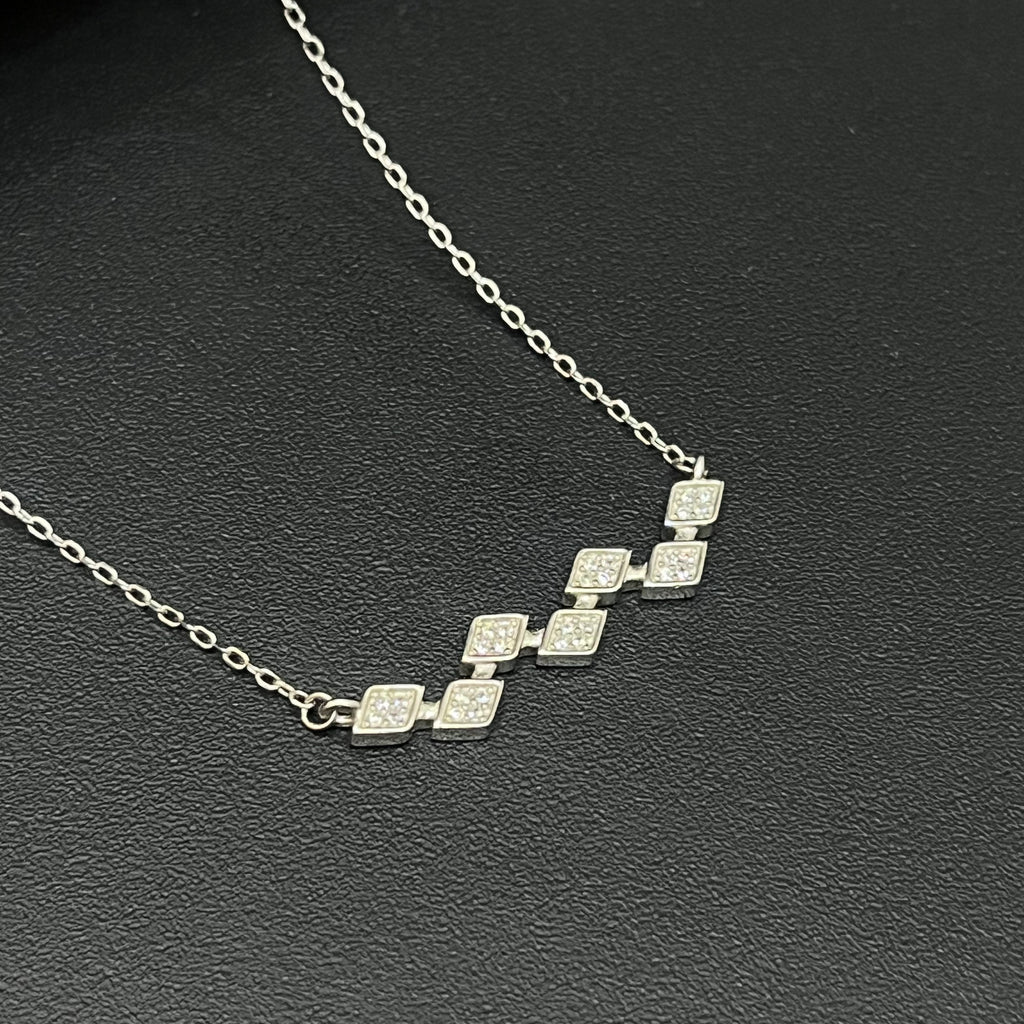 Silver Ladies Chain Mossaic