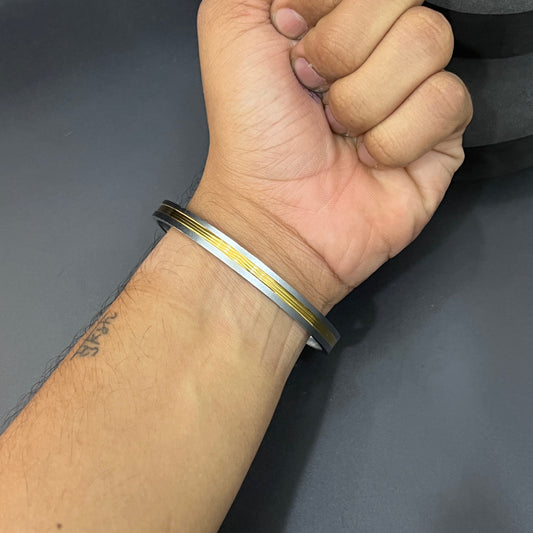 Silver Mens Kada _Gold Line Centre