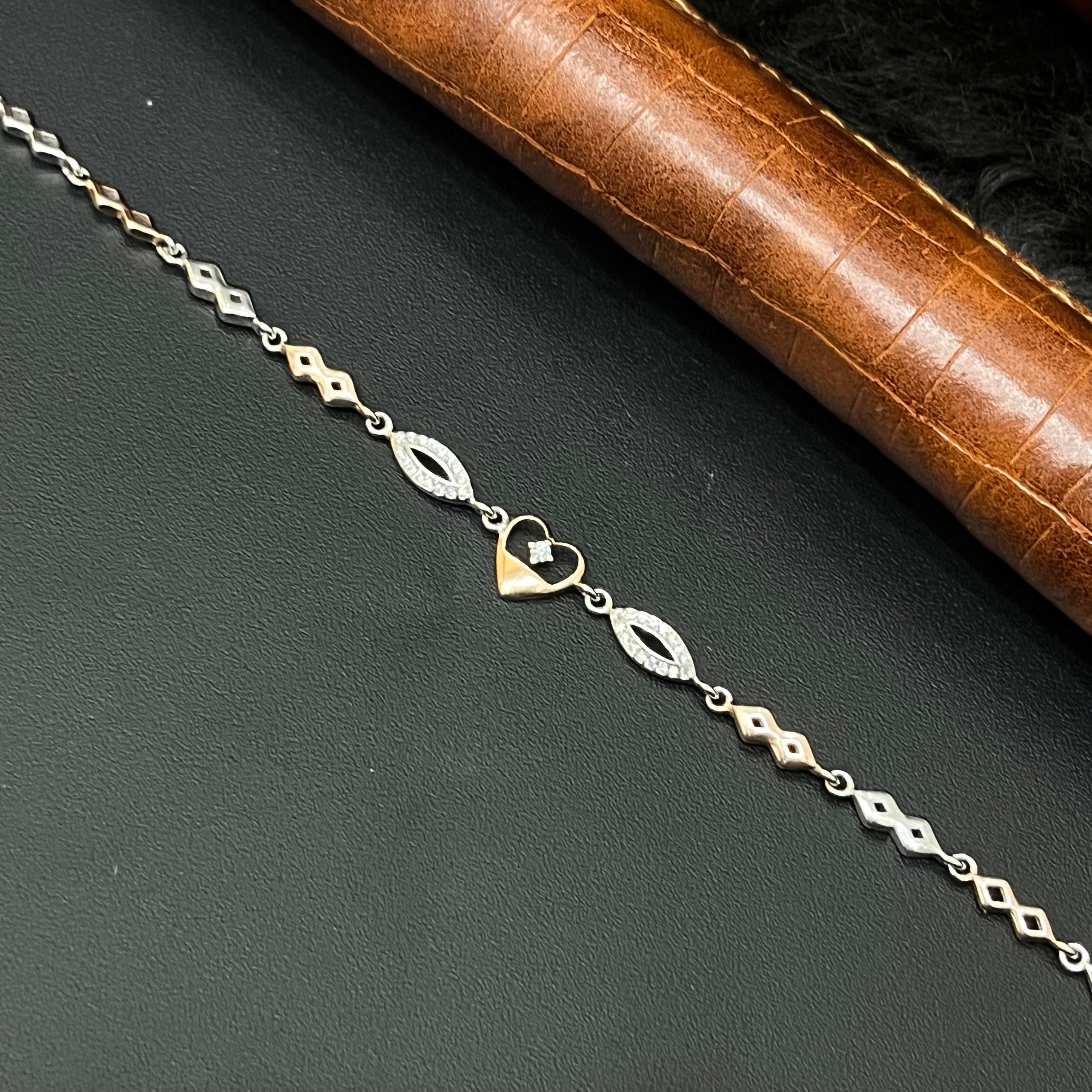 Ladies Bracelet Yellow Heart With Double Leaf