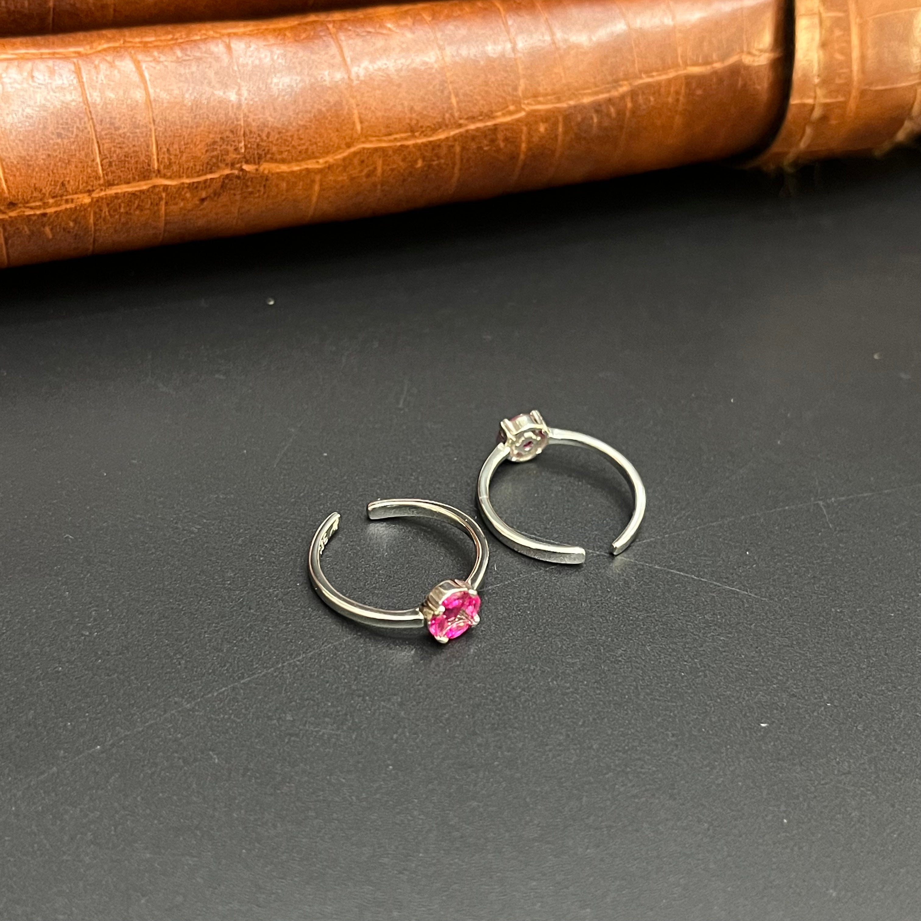 Silver Ladies Toe Rings Pink Circle Stones 925