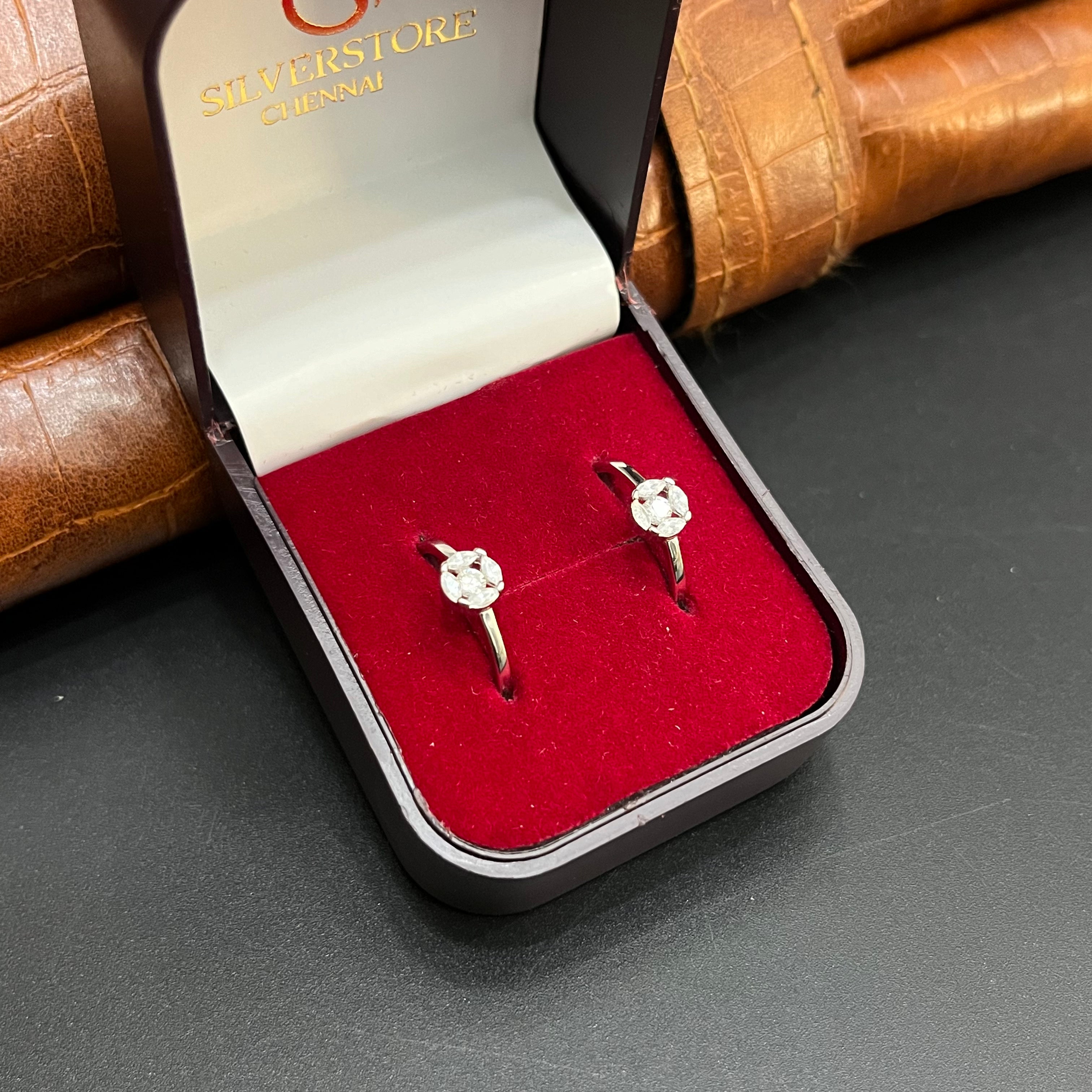 Silver Ladies Toe Rings White Stones  925