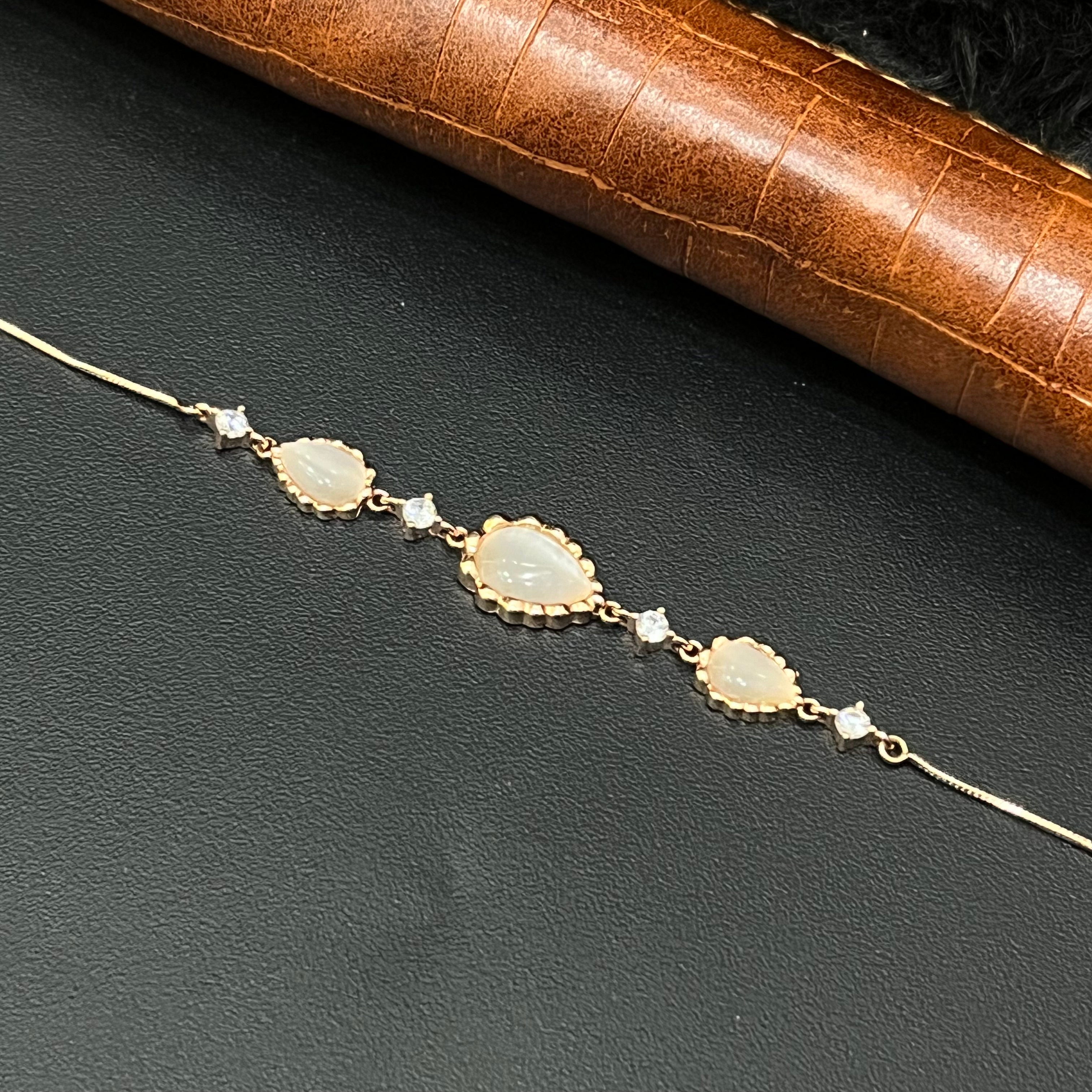 Silver Ladies Bracelet  3 Pearl Stones RG