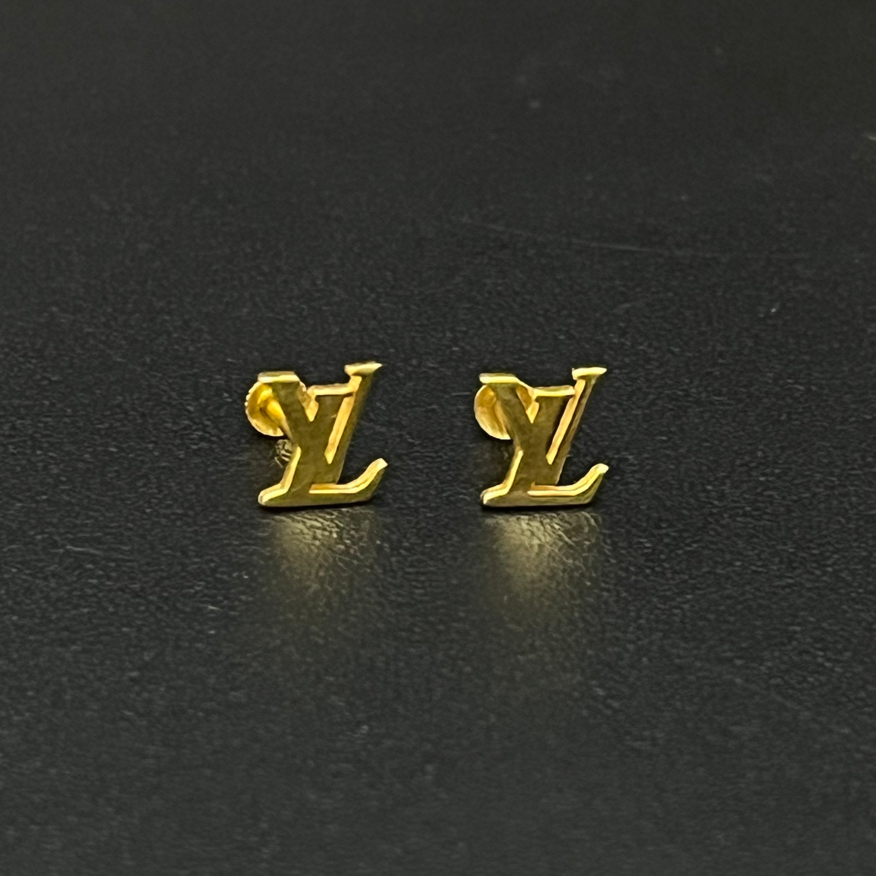 Gold Second stud LV