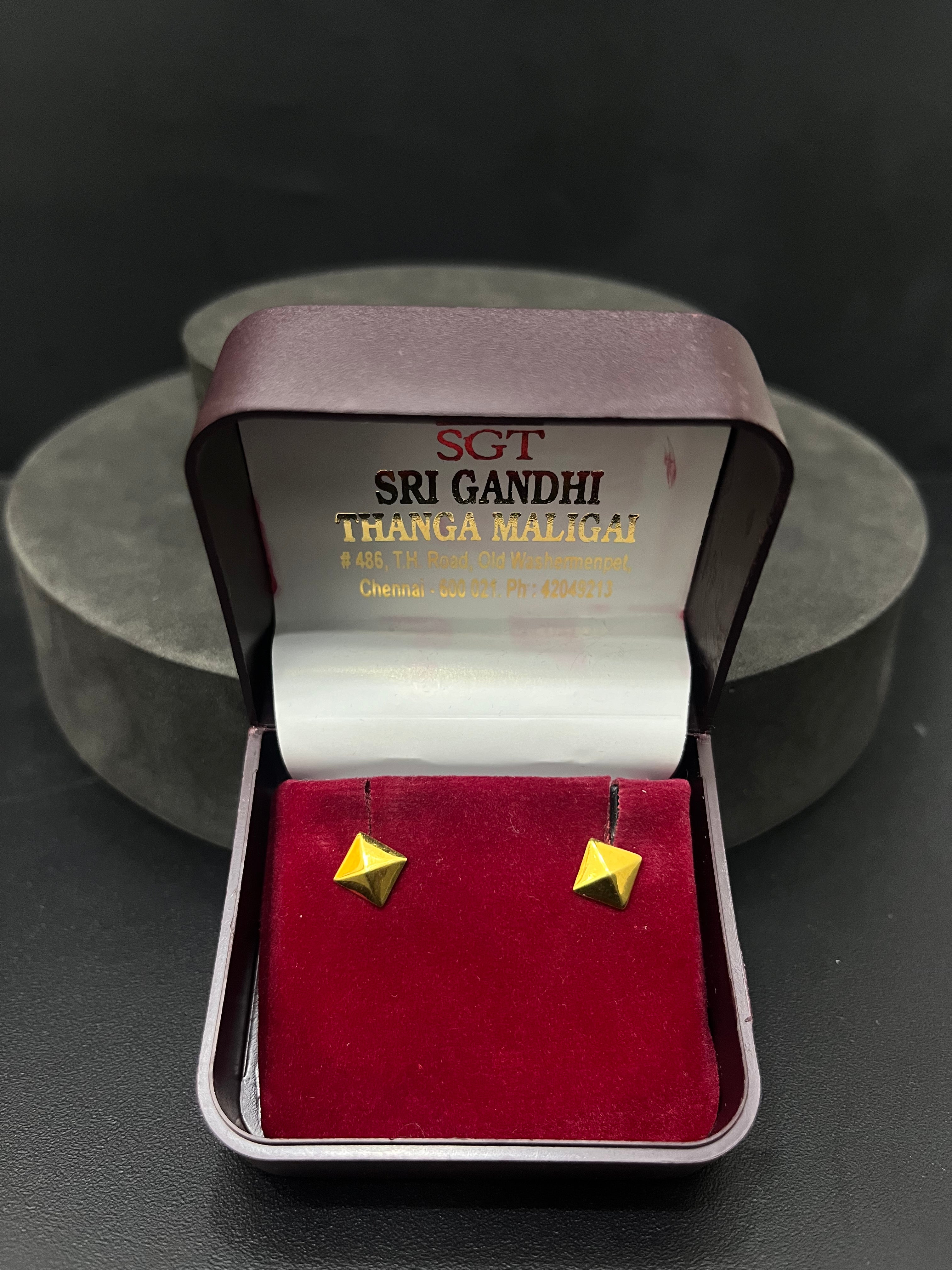 Gold Box 3D Studs 18K