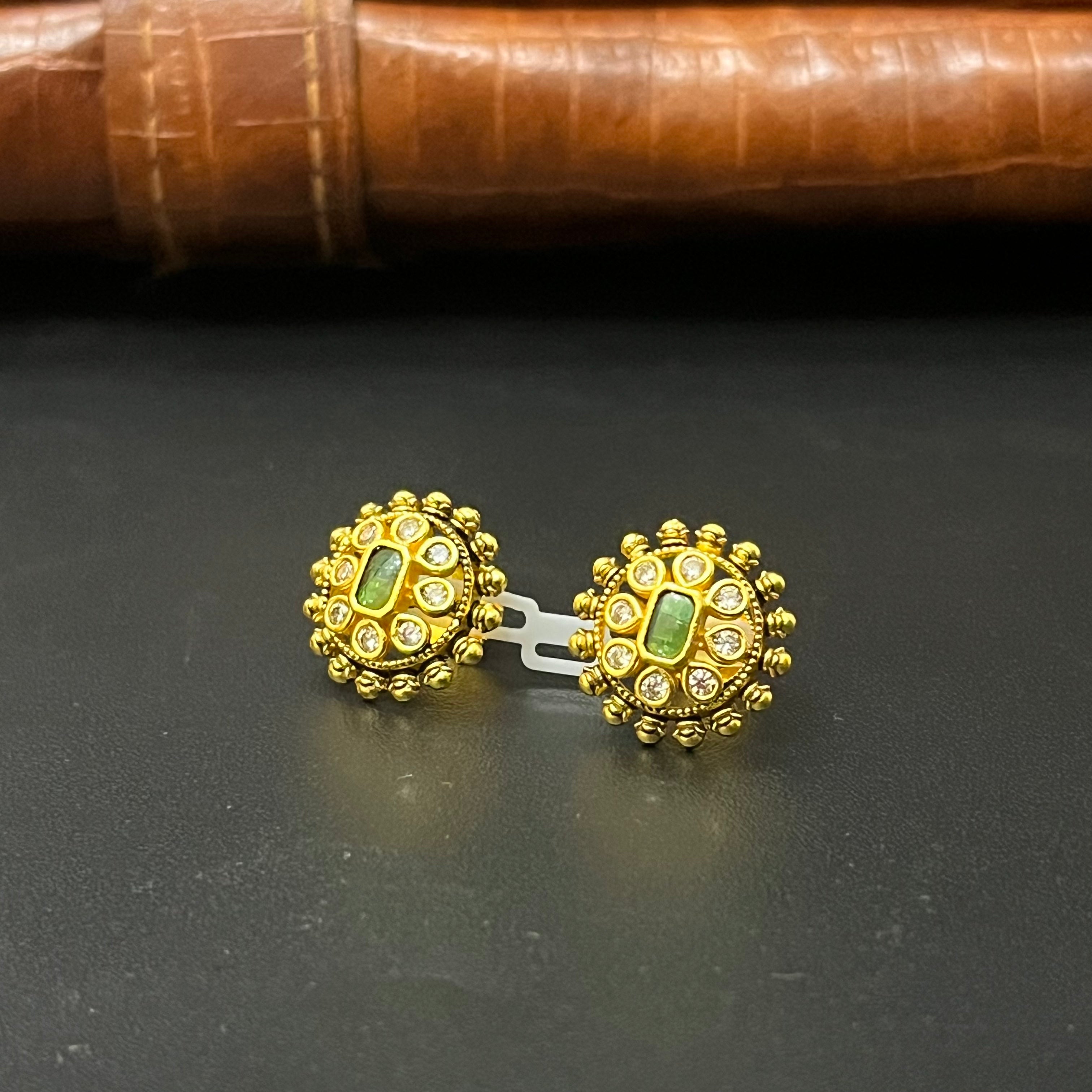 Silver Stud Round Antique Gold Finsihed 925 5