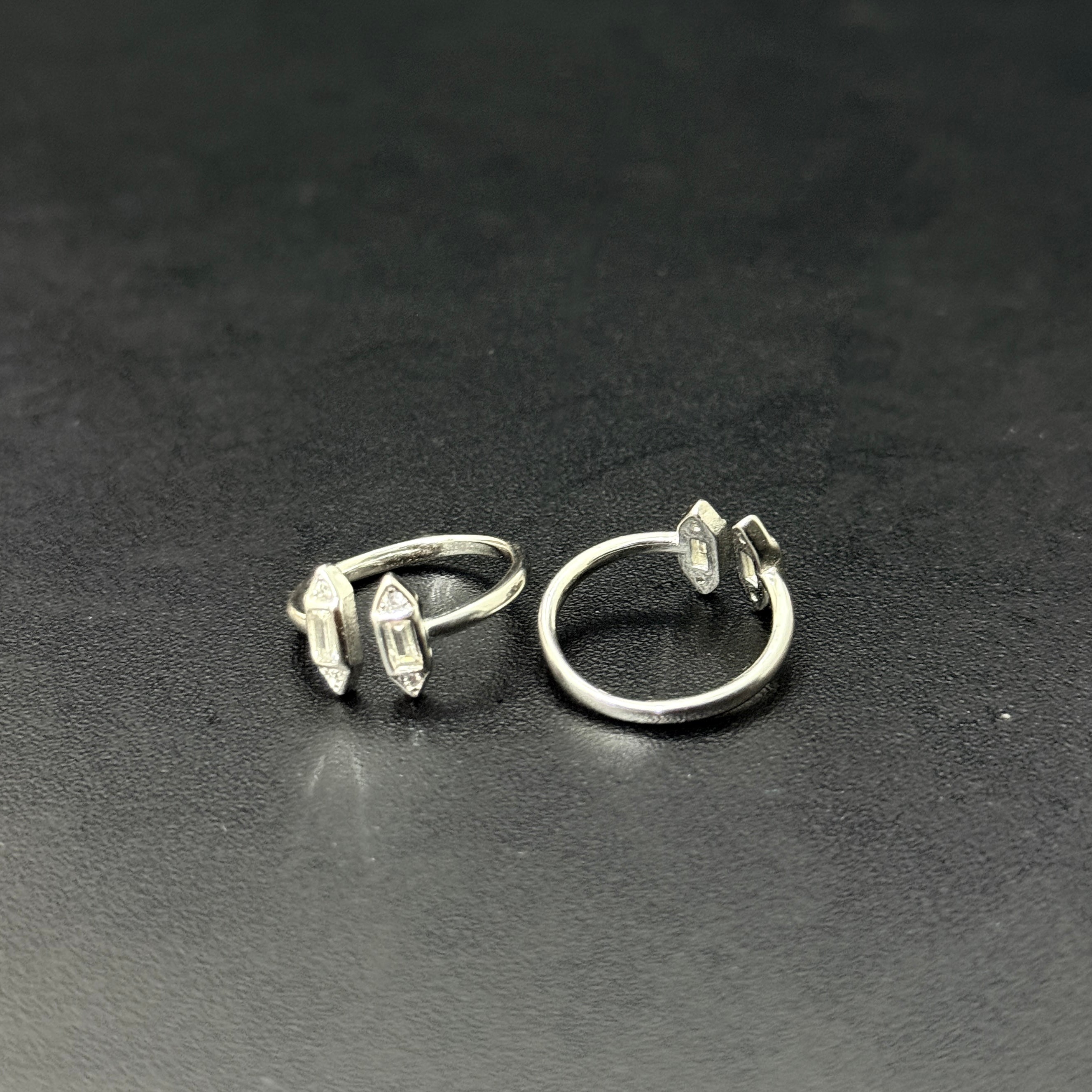 Ladies Silver Toe Rings_Plain Aura SS