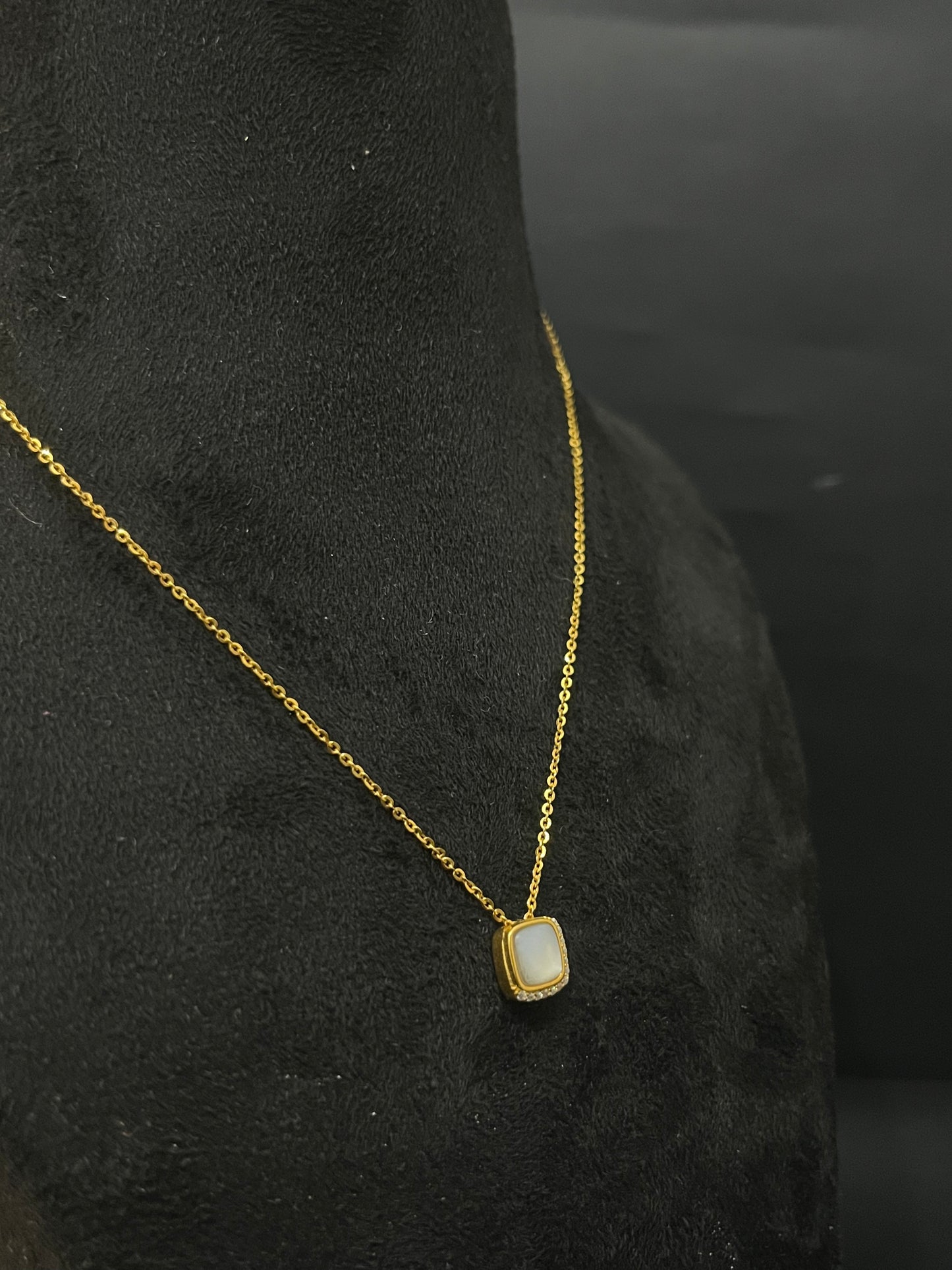 Silver Ladies Pendant Chain Green Mozonite Gold