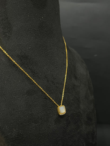 Silver Ladies Pendant Chain Green Mozonite Gold